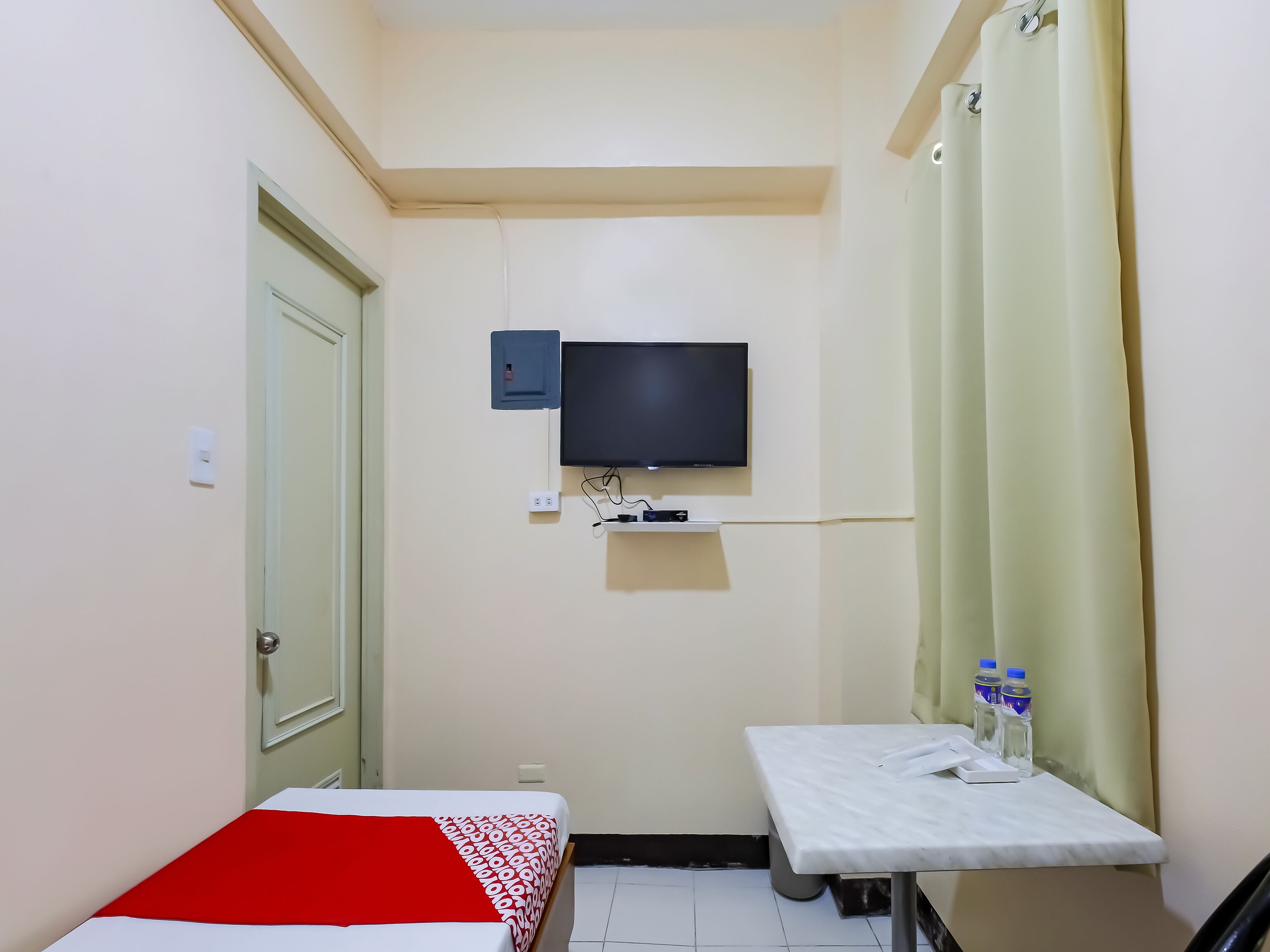 Oyo 836 E & H Residences