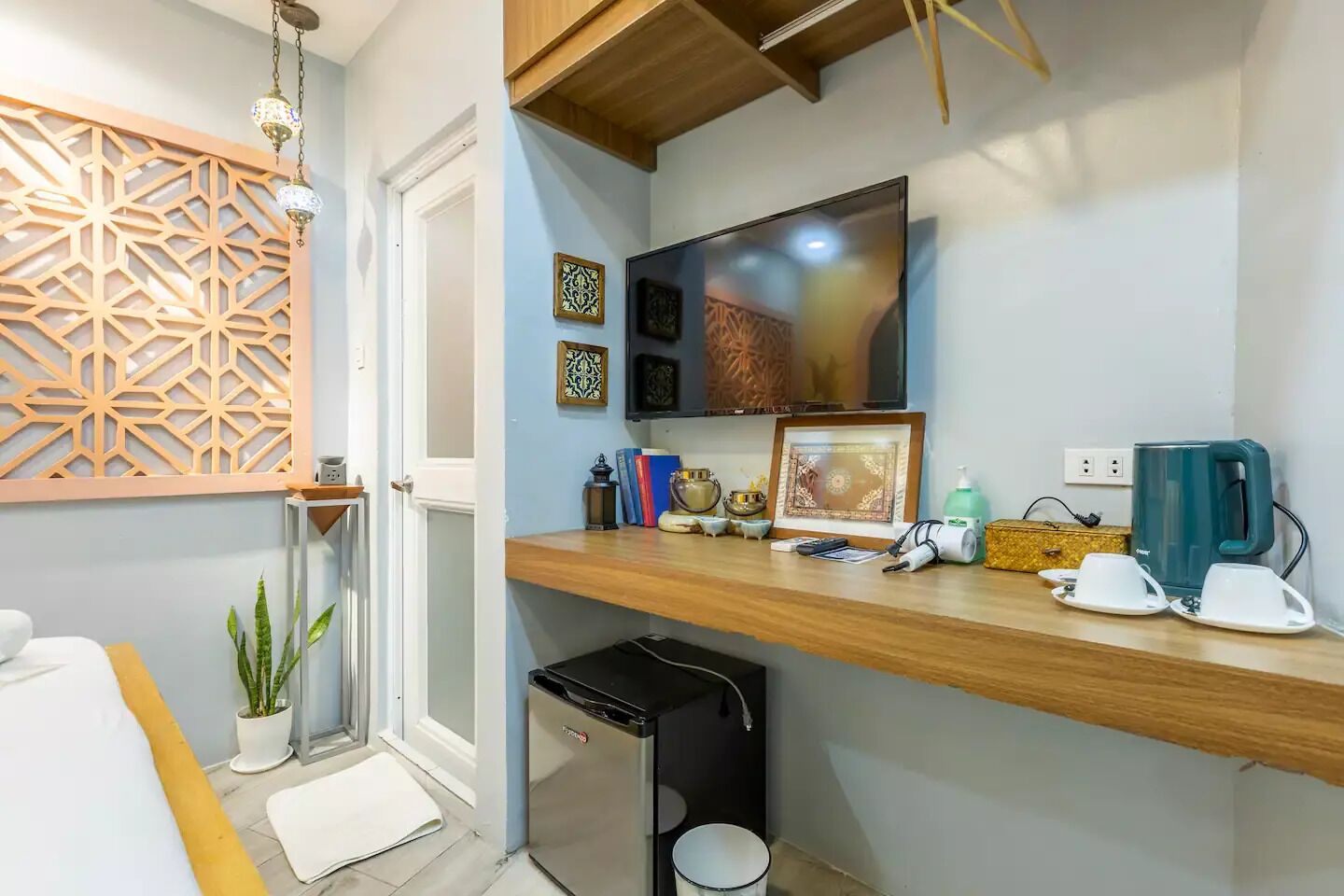 Rain Airport Bnb