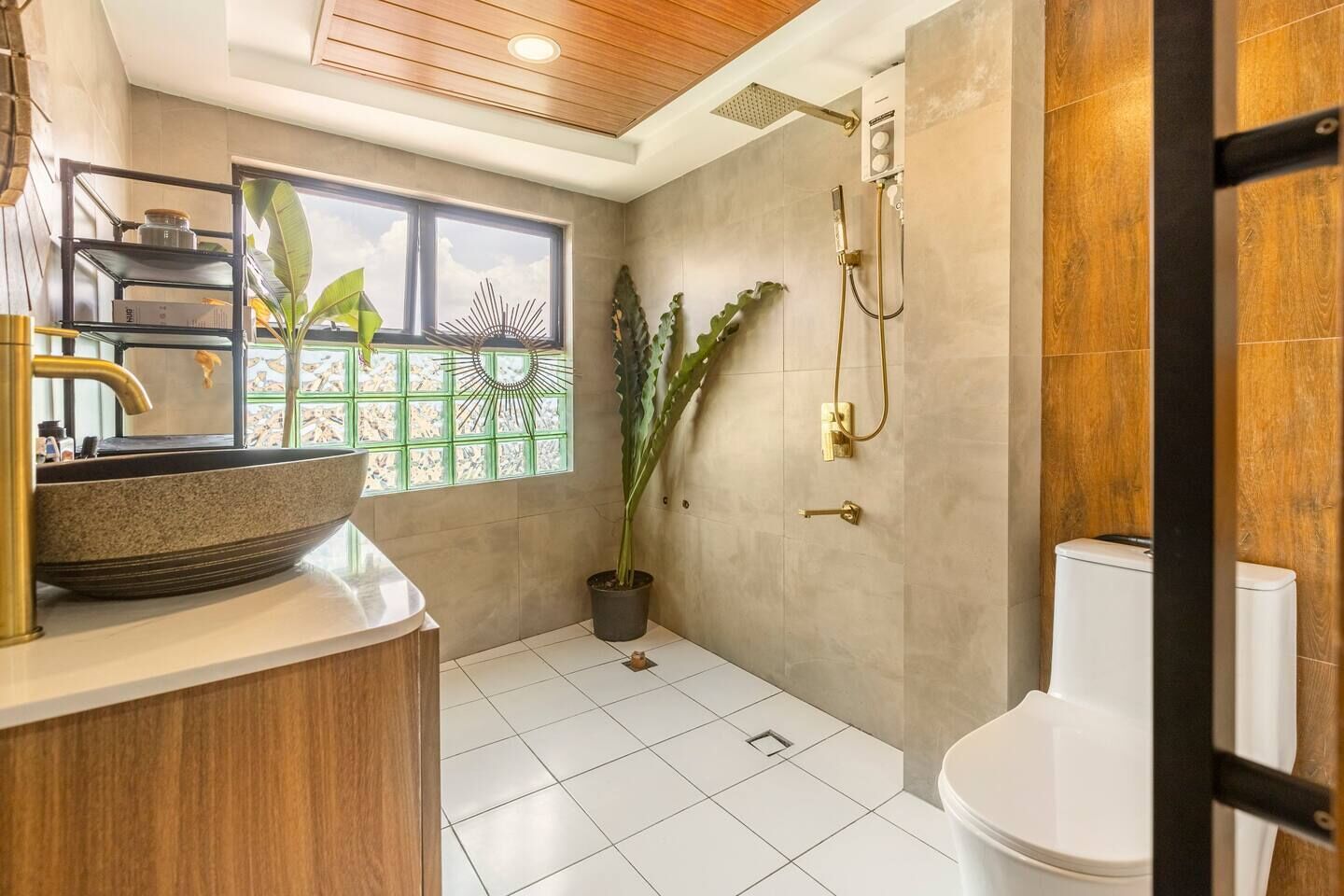 Rain Airport Bnb