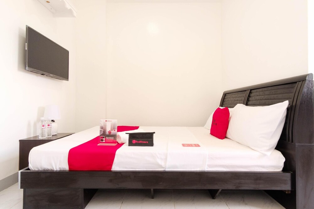 RedDoorz Near SM Bicutan