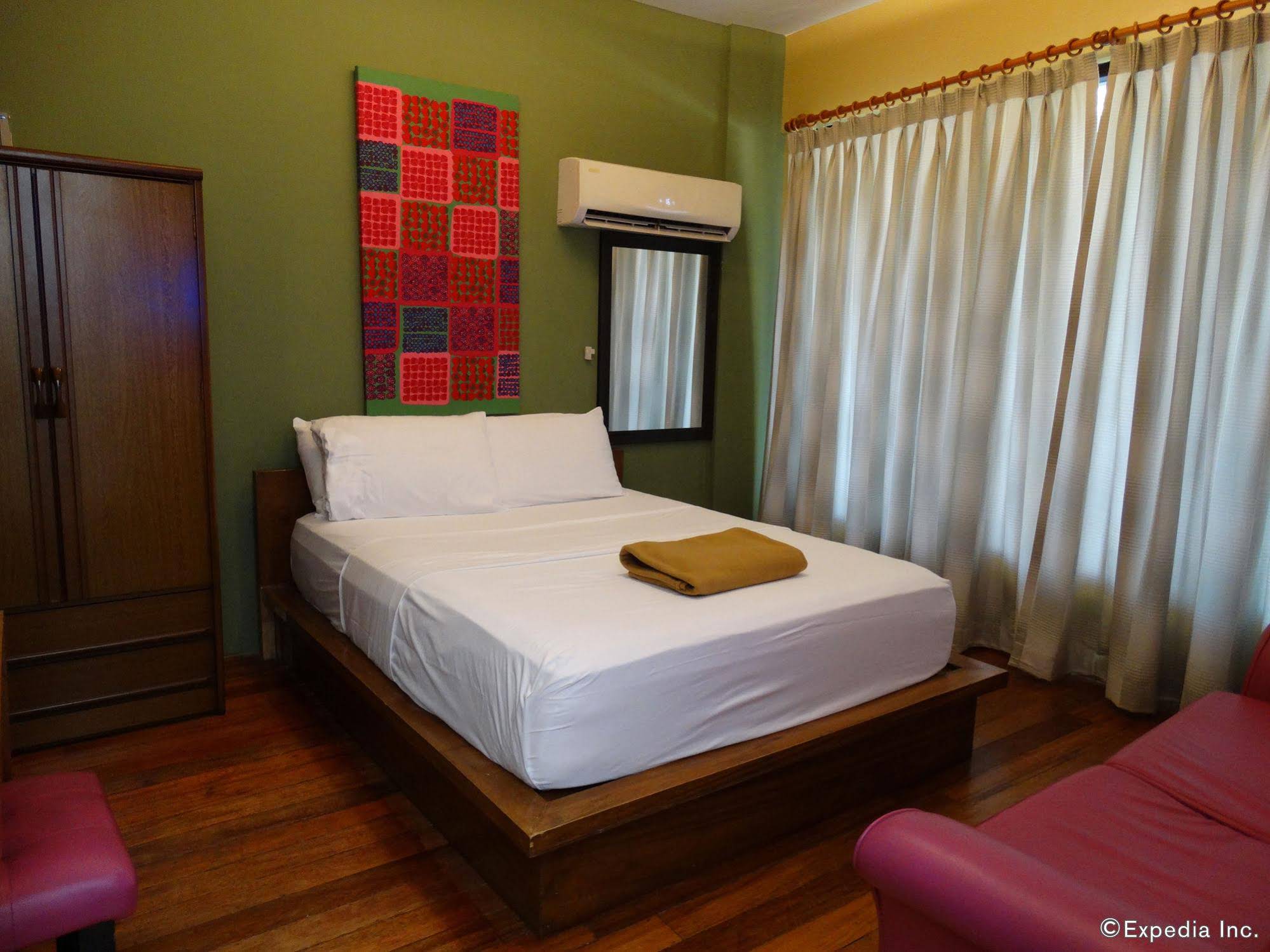 The Purple Tree Bed And Breakfast