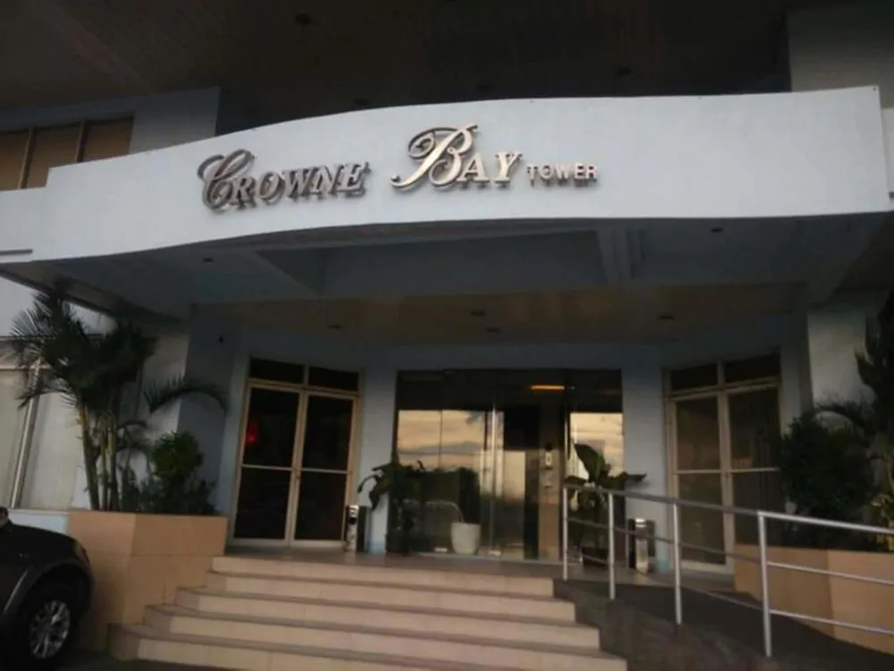 Touristation At Crowne Bay