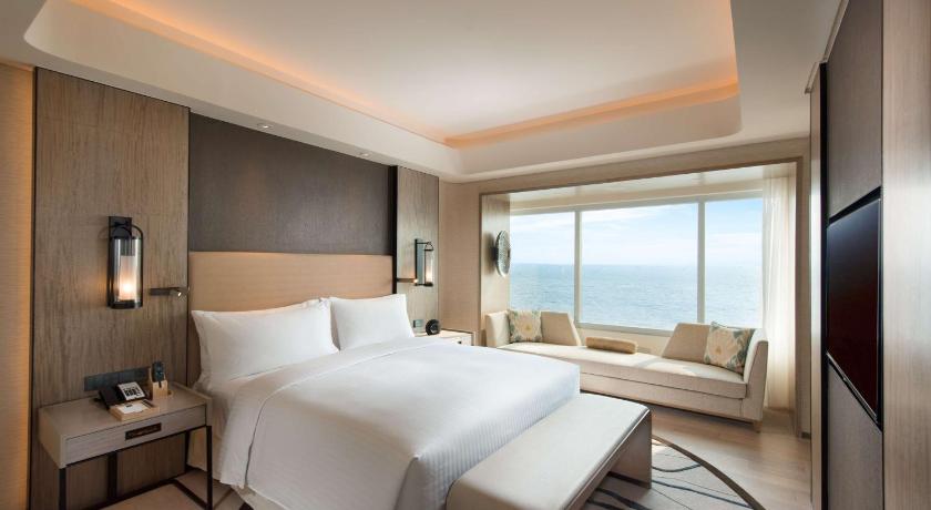 Conrad Manila