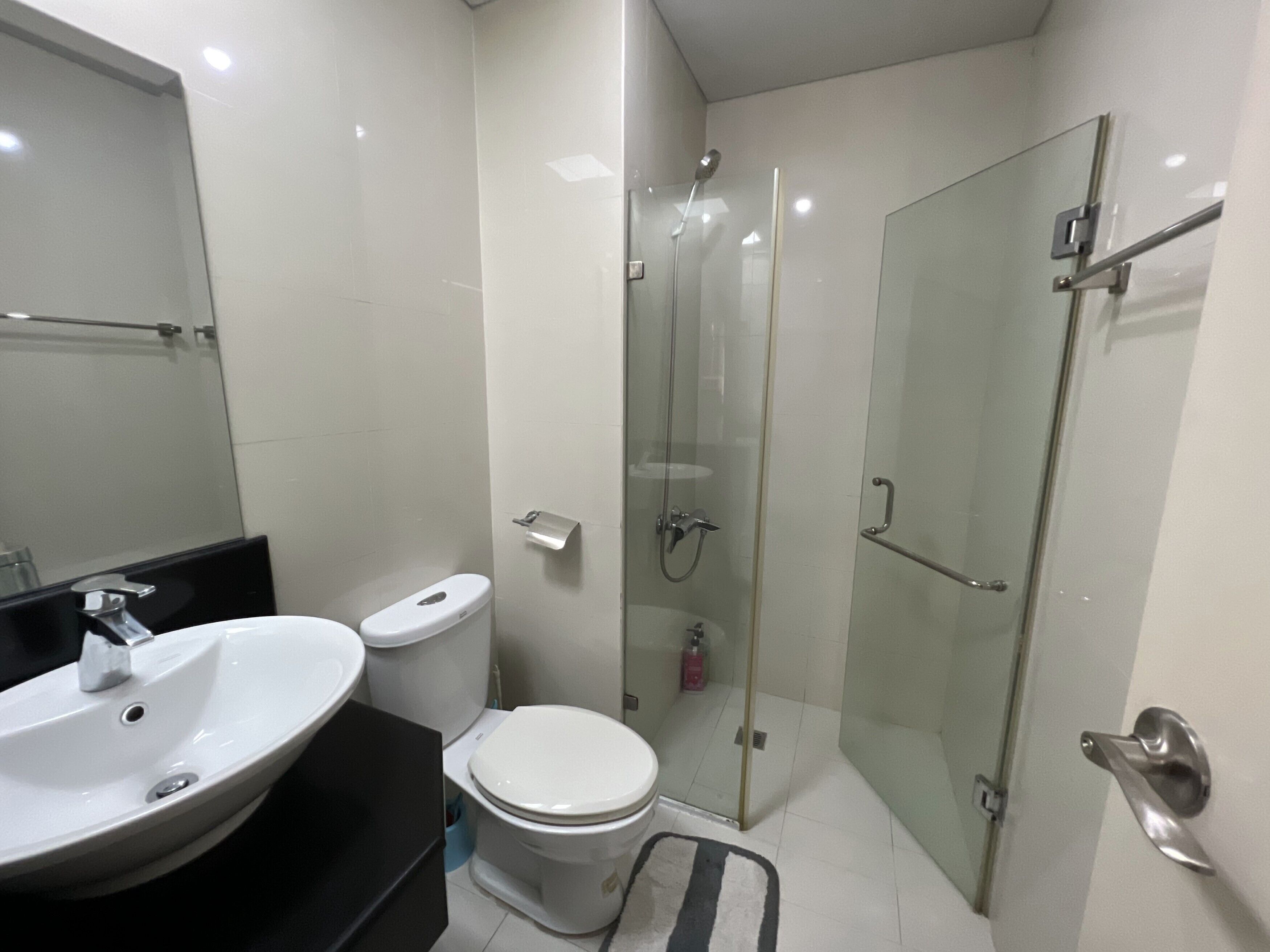 Del's Condotel across NAIA Terminal 3