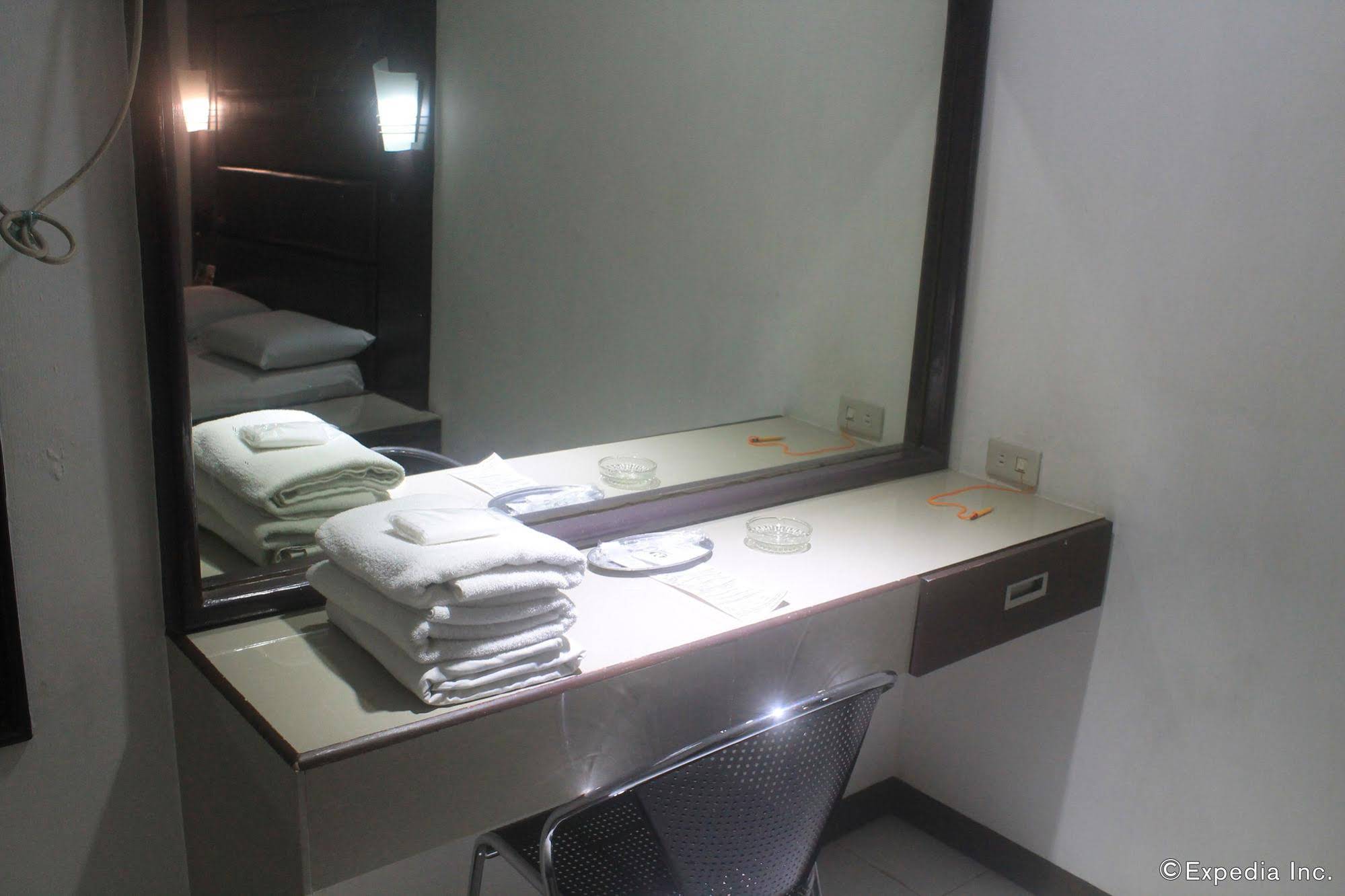 Halina Drive Inn Hotel - Pasay