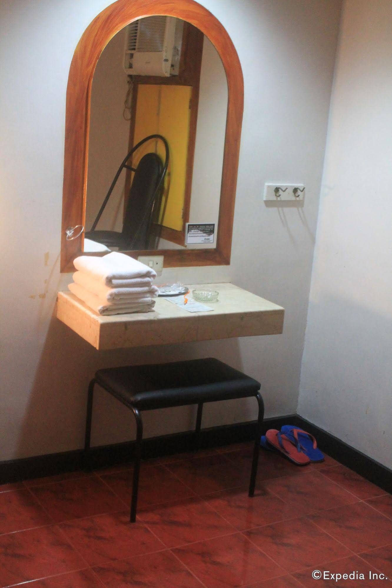 Halina Drive Inn Hotel - Pasay