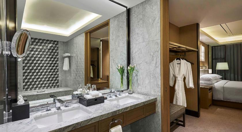 Hilton Manila