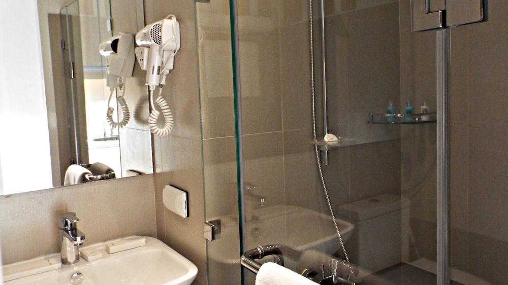 Hotel 101
