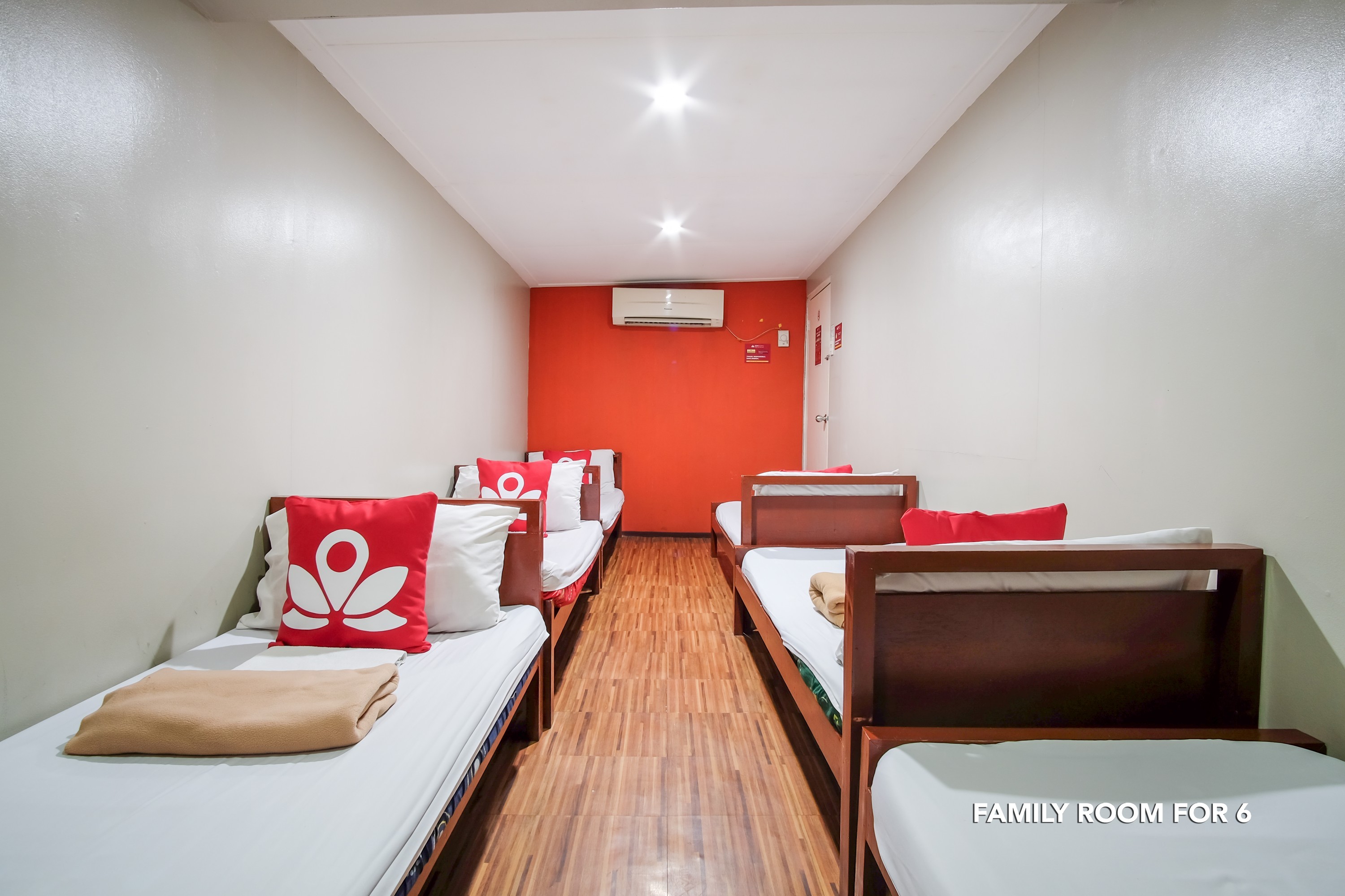 OYO 841 Metro Deluxe Residences