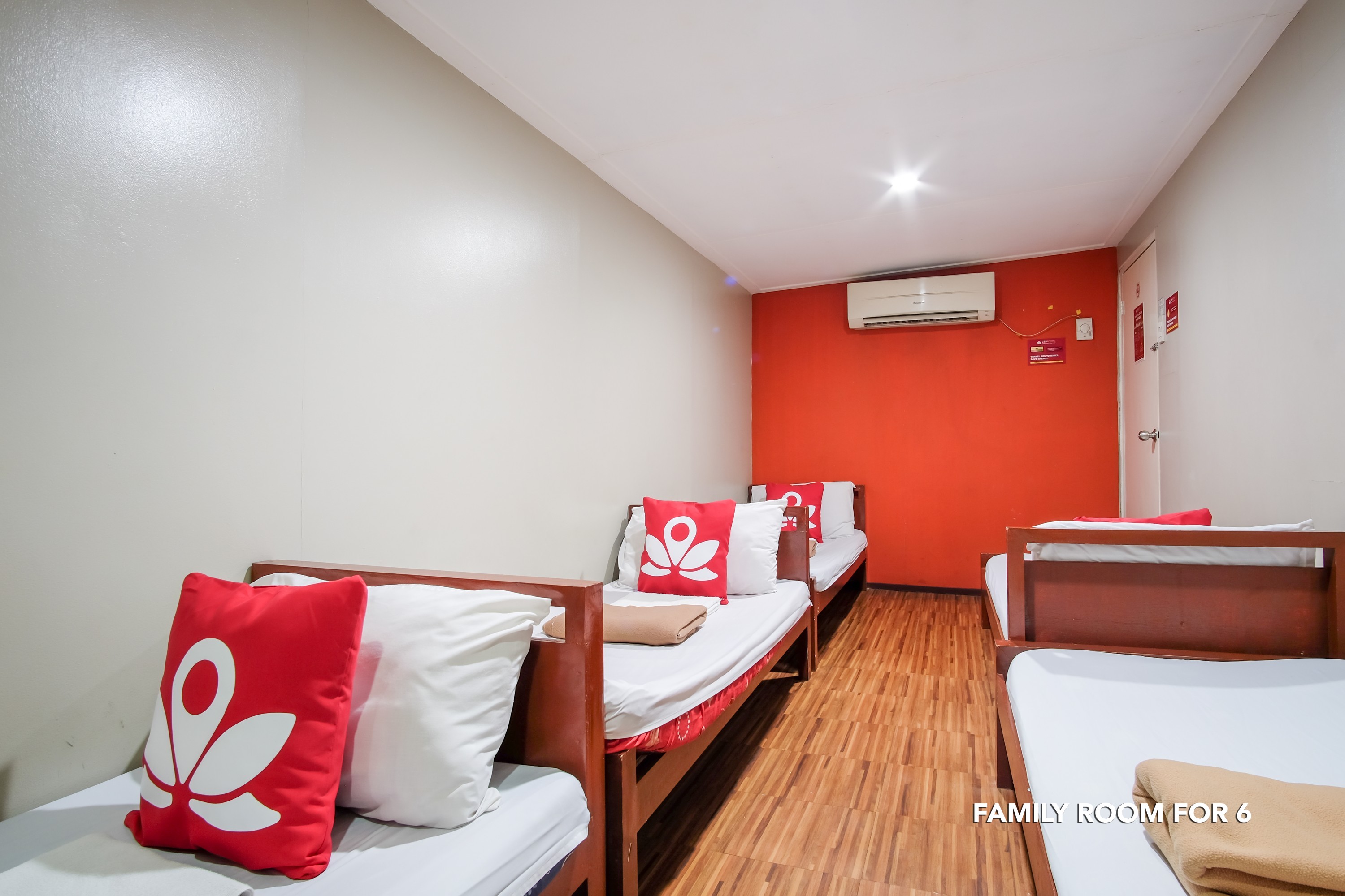 OYO 841 Metro Deluxe Residences