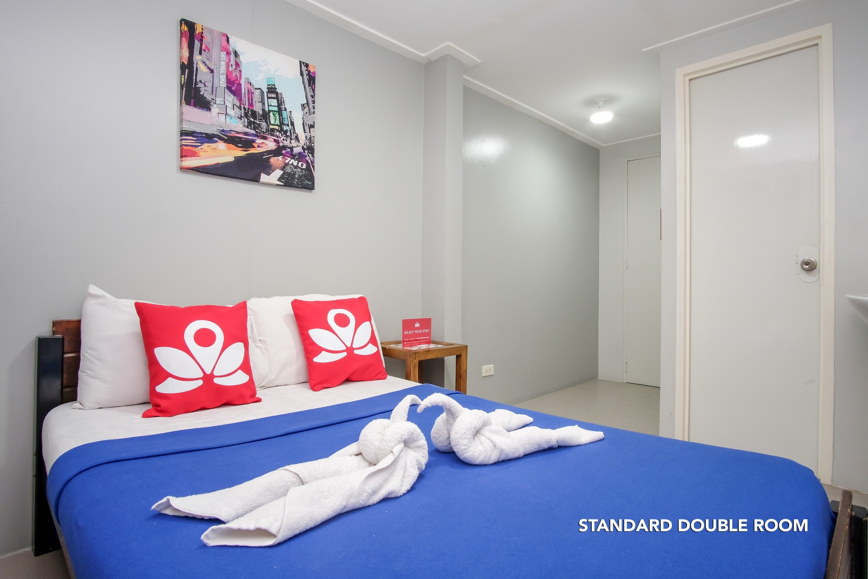 OYO 841 Metro Deluxe Residences