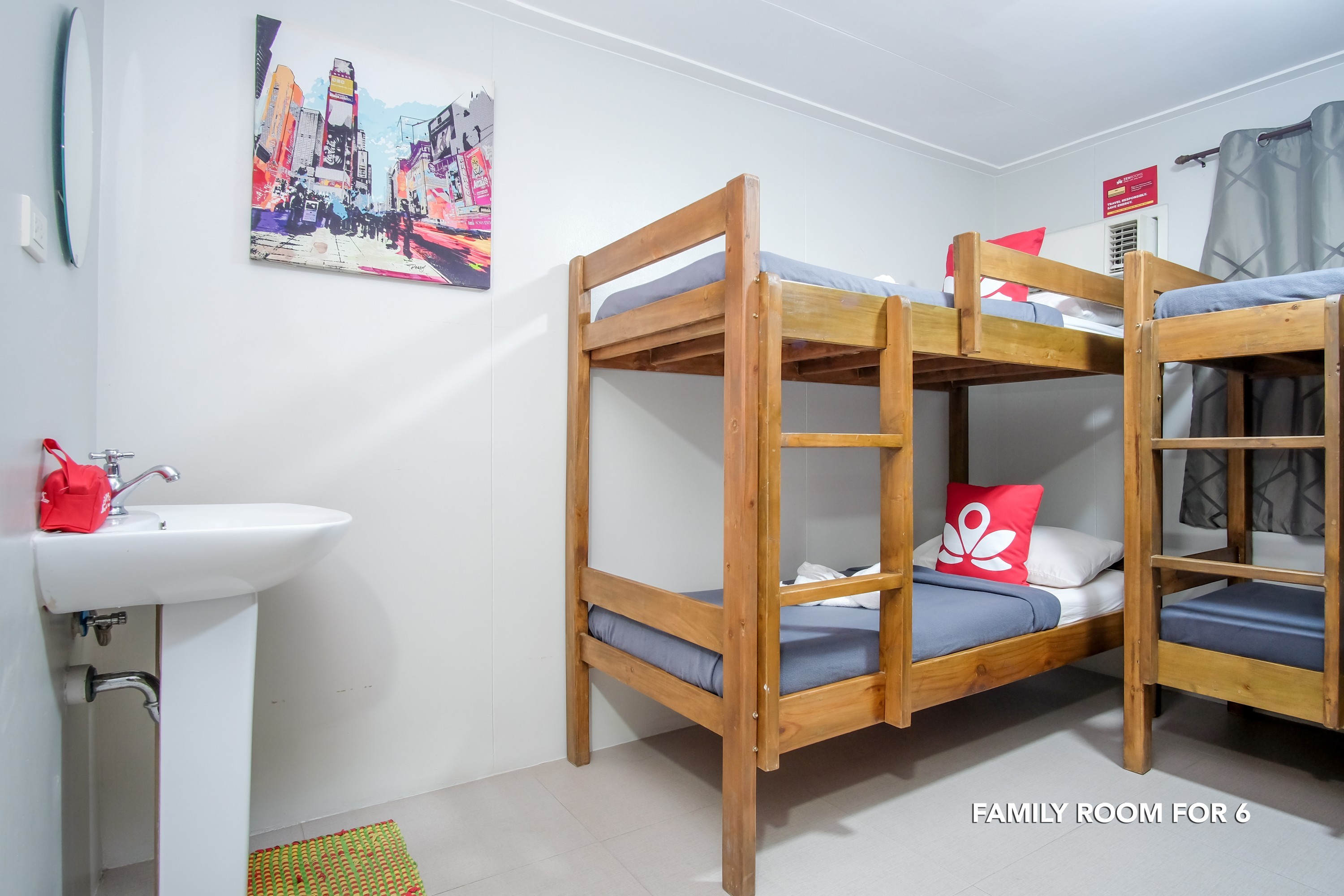 OYO 841 Metro Deluxe Residences