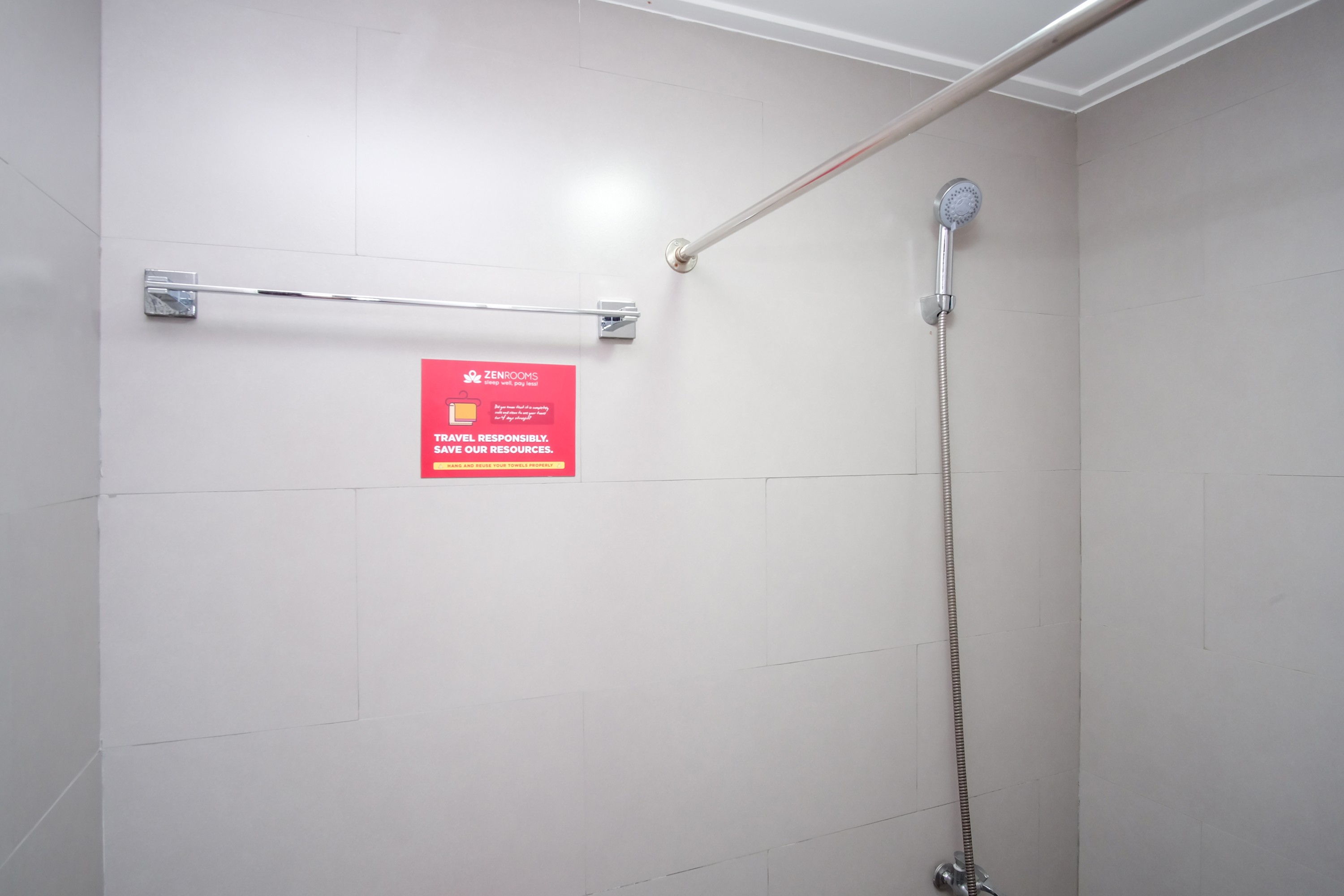 OYO 841 Metro Deluxe Residences