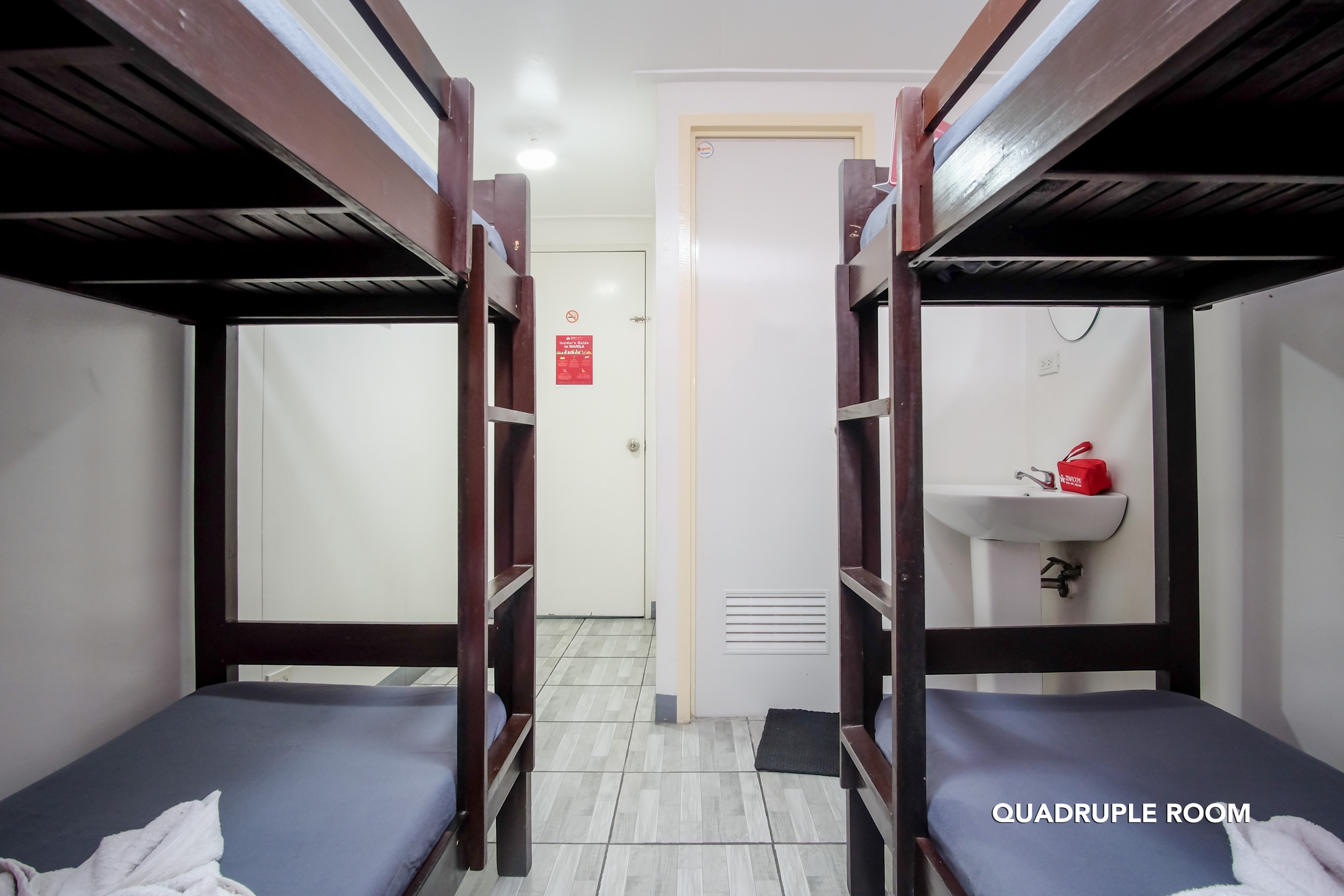 OYO 841 Metro Deluxe Residences