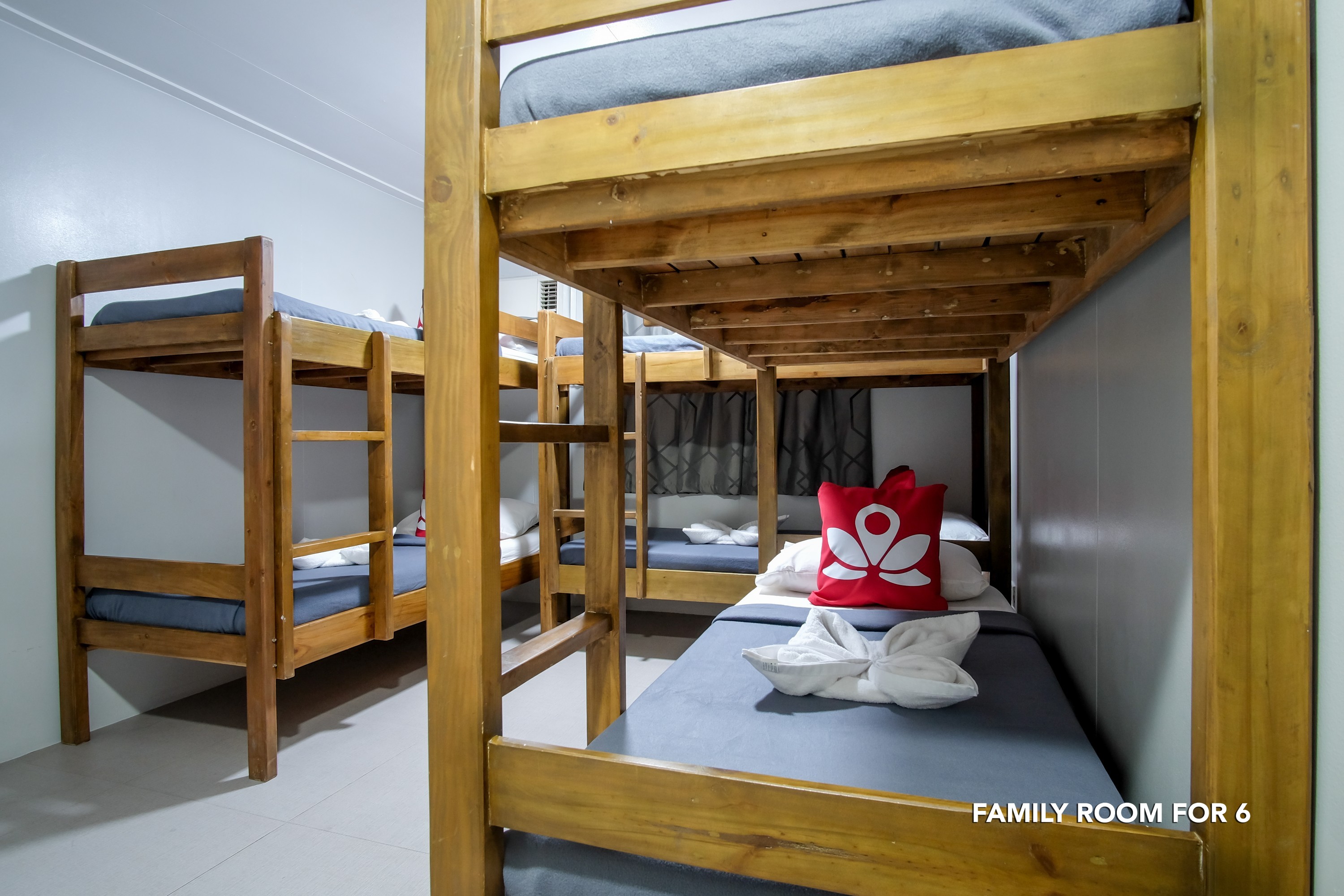 OYO 841 Metro Deluxe Residences