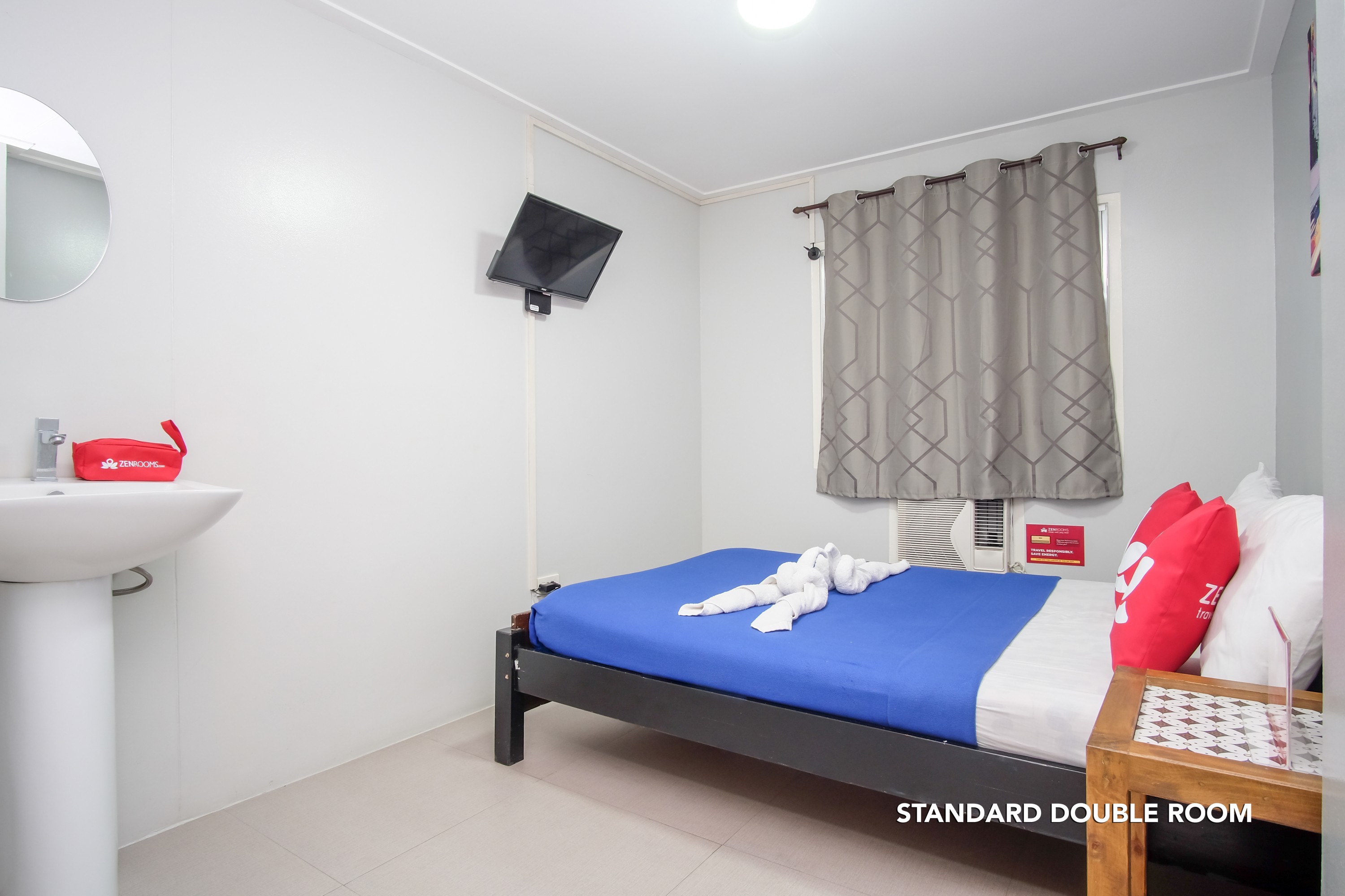 OYO 841 Metro Deluxe Residences