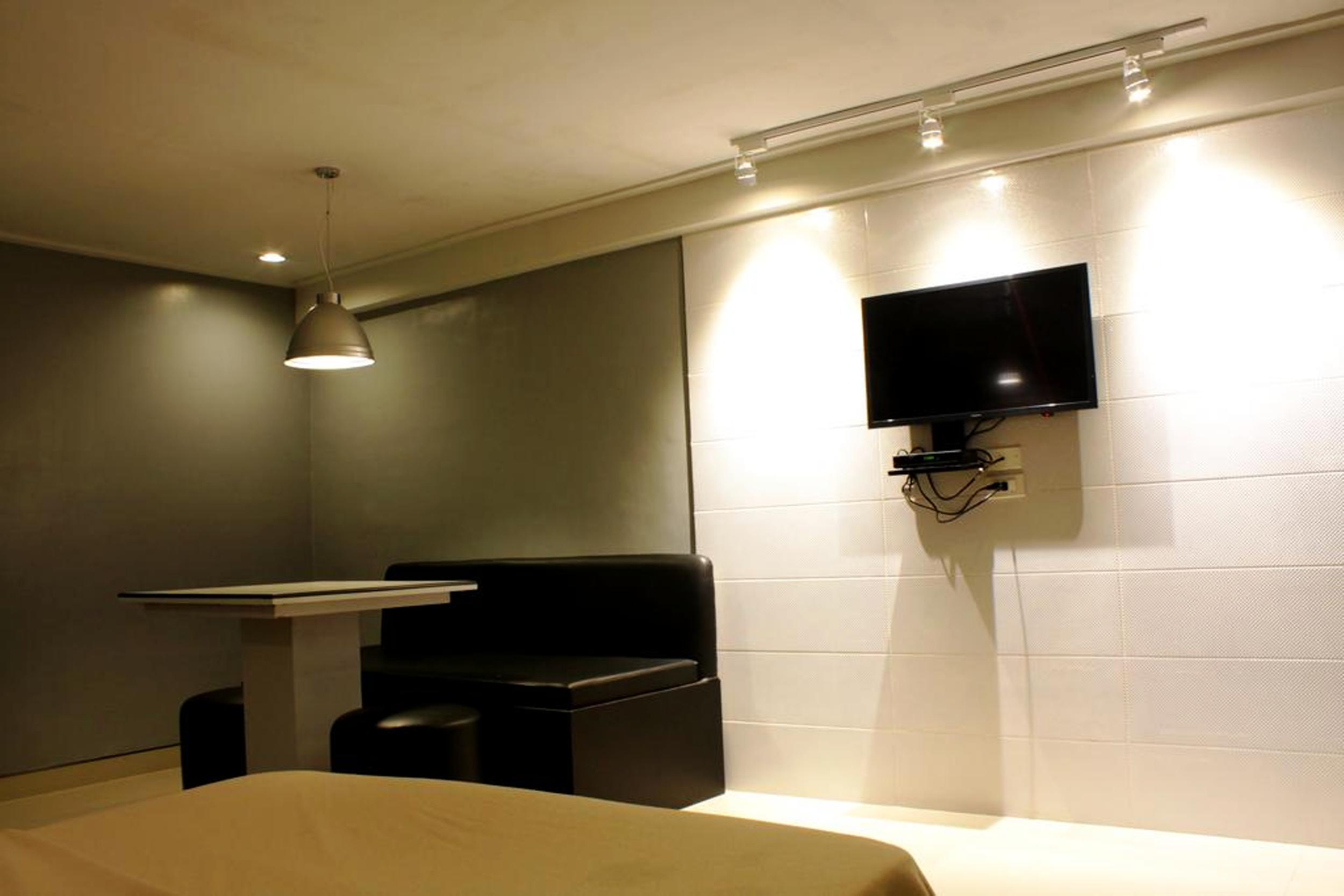 New Winston Hotel