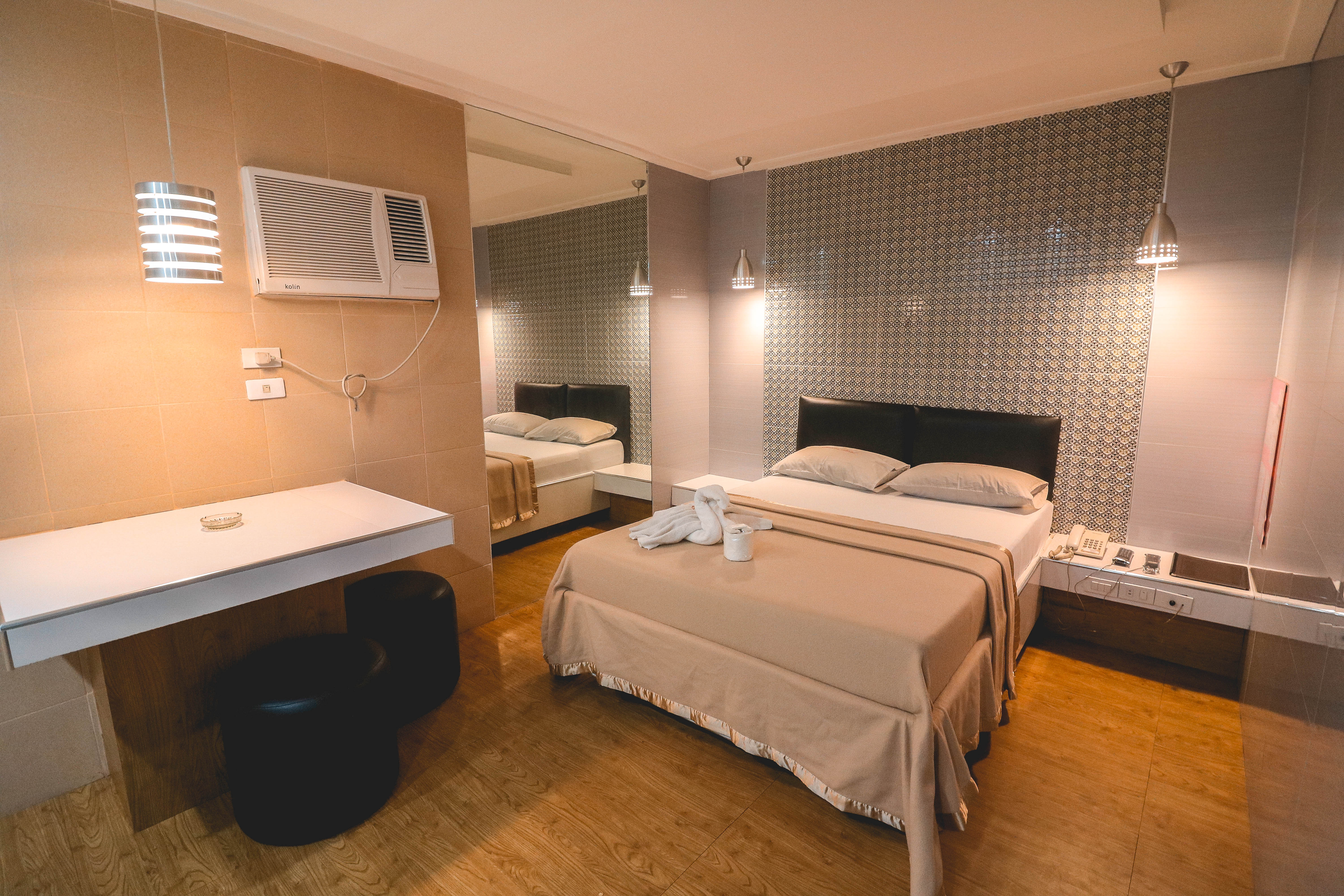 New Winston Hotel