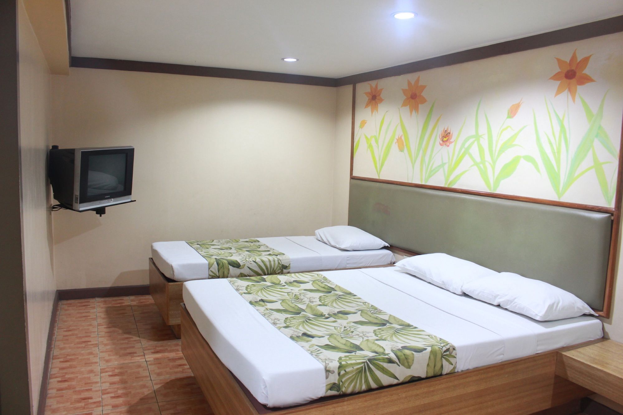 Pinoy Pamilya Hotel