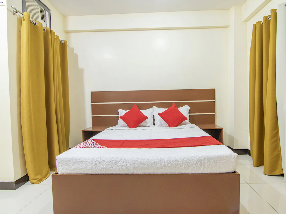 Red Velvet Suites by OYO Rooms