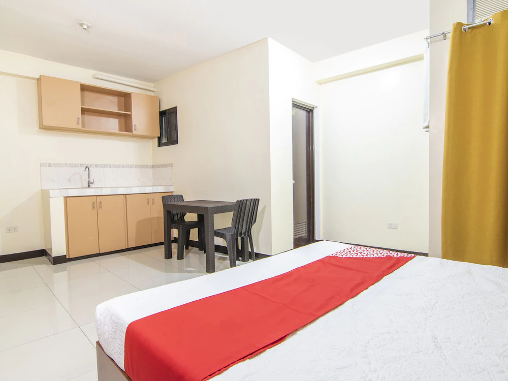 Red Velvet Suites by OYO Rooms