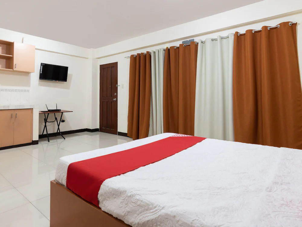 Red Velvet Suites by OYO Rooms