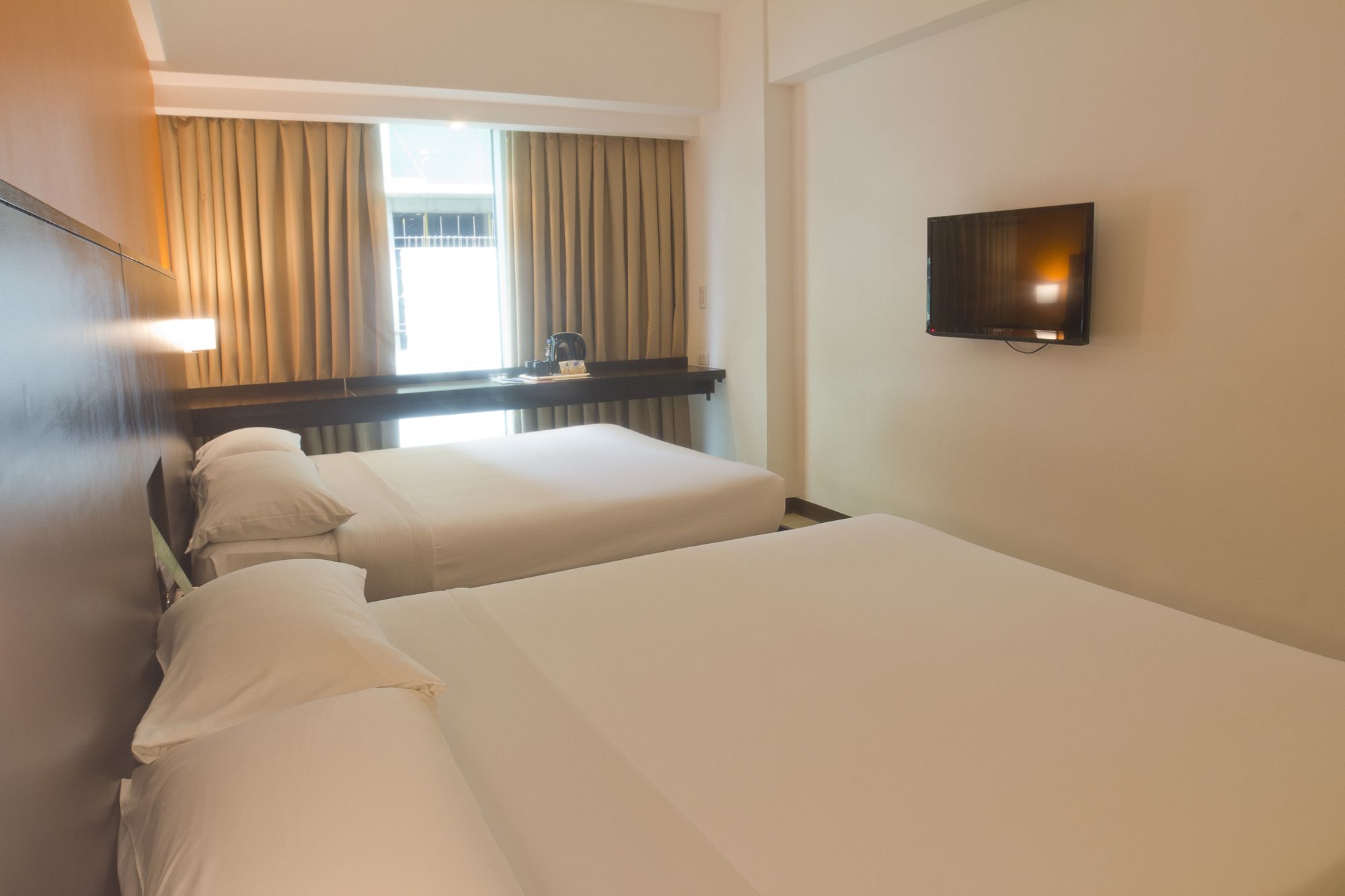 Holiday Inn Express Manila Newport City