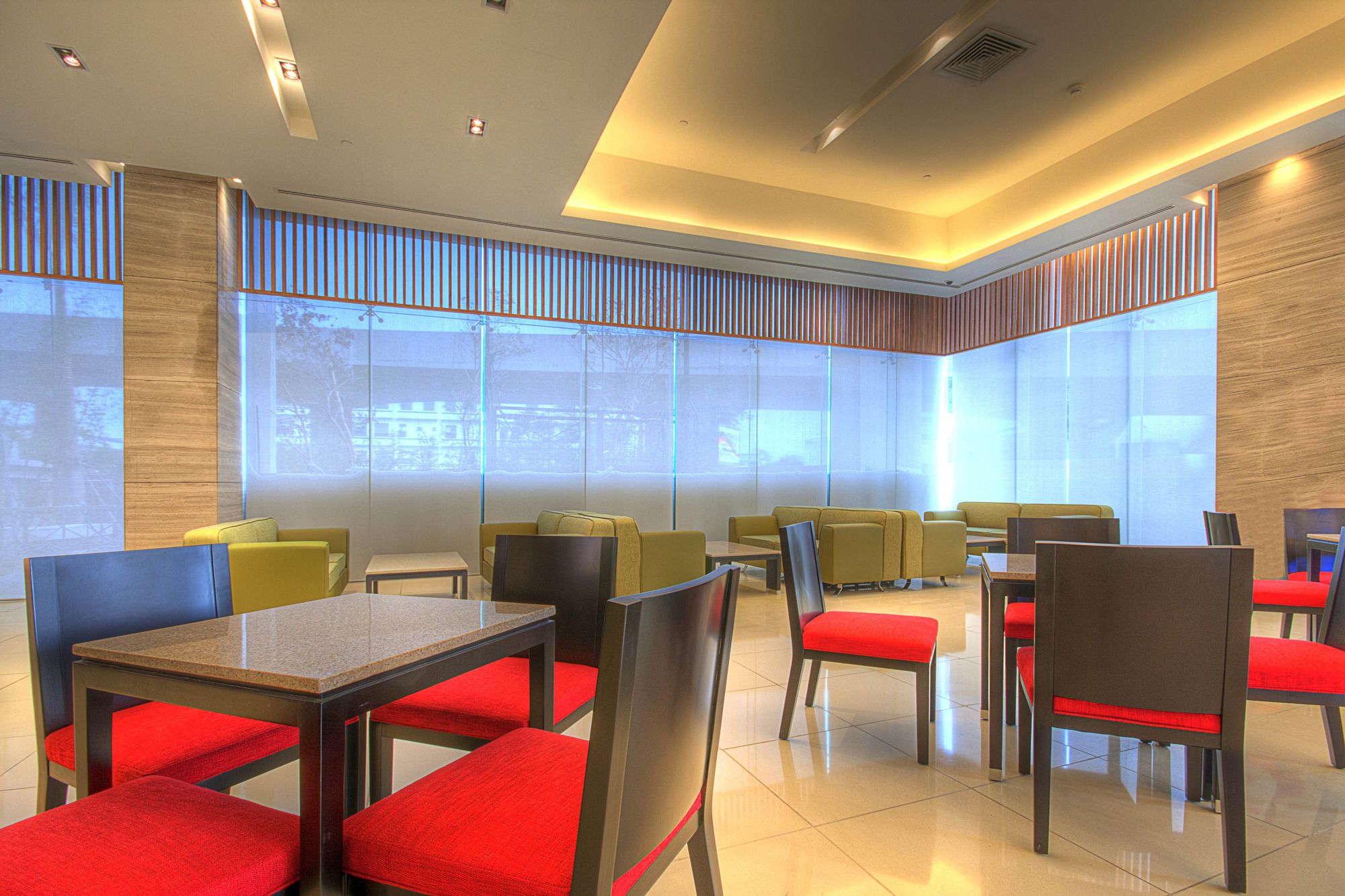 Holiday Inn Express Manila Newport City
