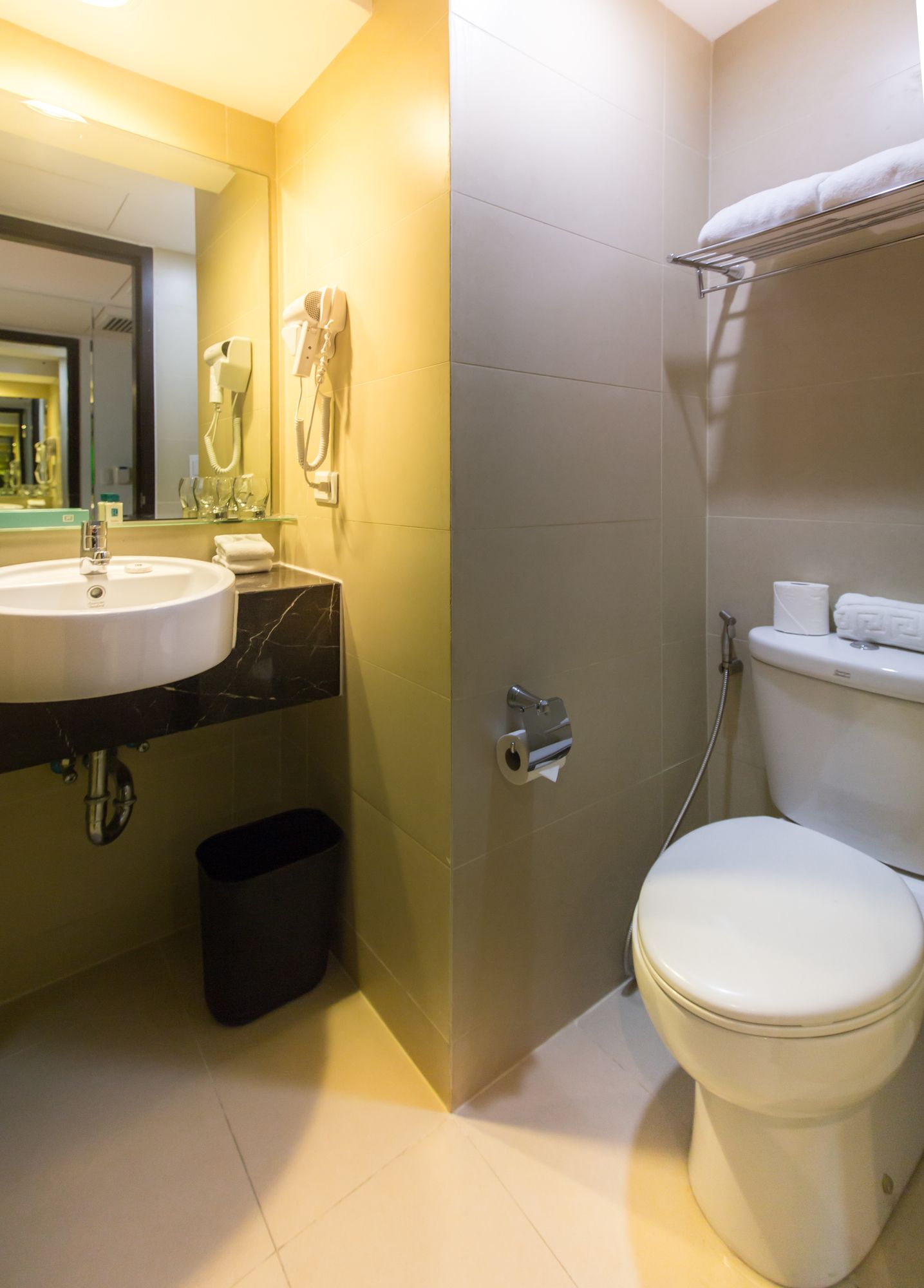 Holiday Inn Express Manila Newport City