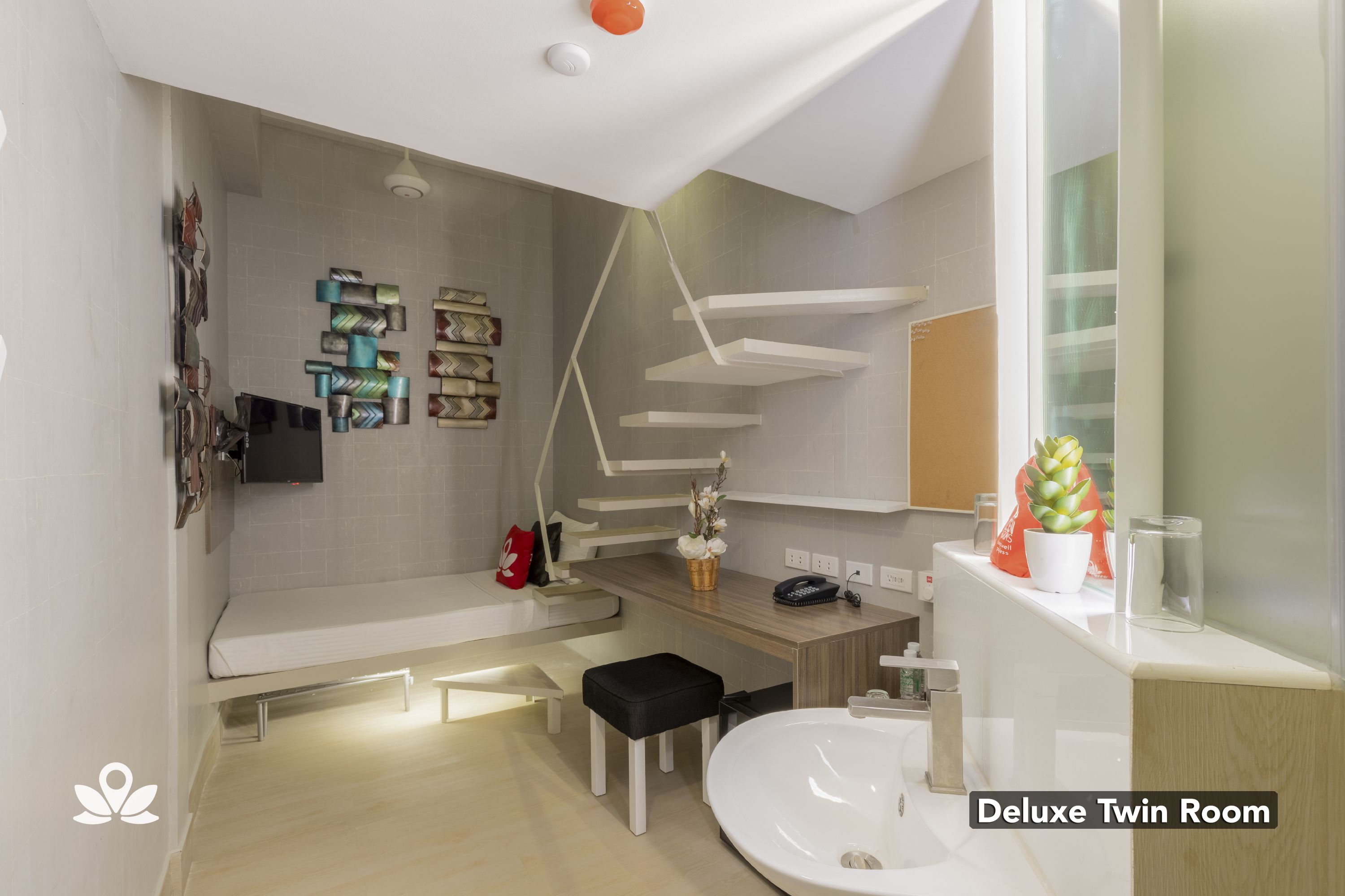 Selah Pods Pasay by ZEN Rooms
