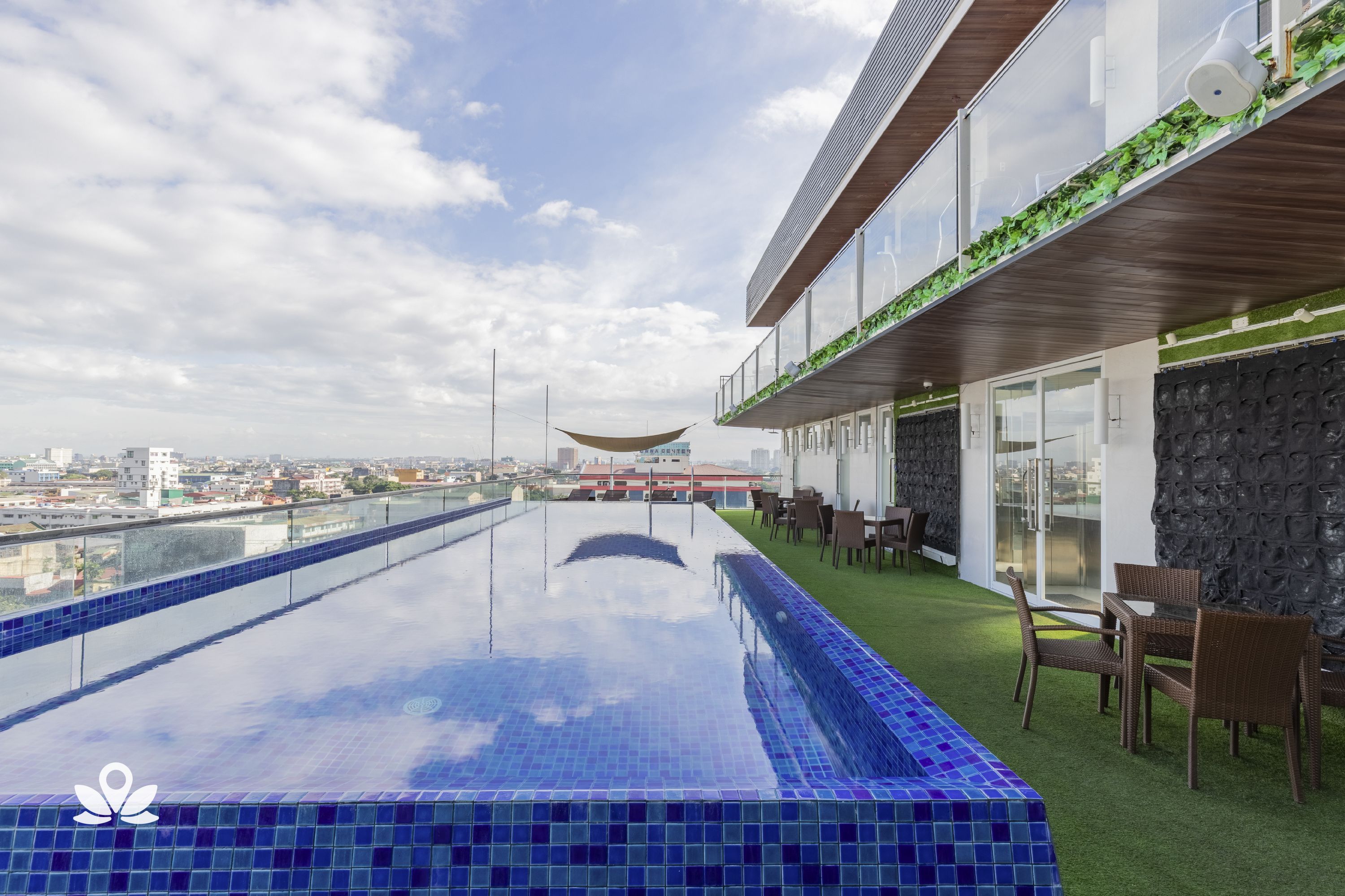 Selah Pods Pasay by ZEN Rooms