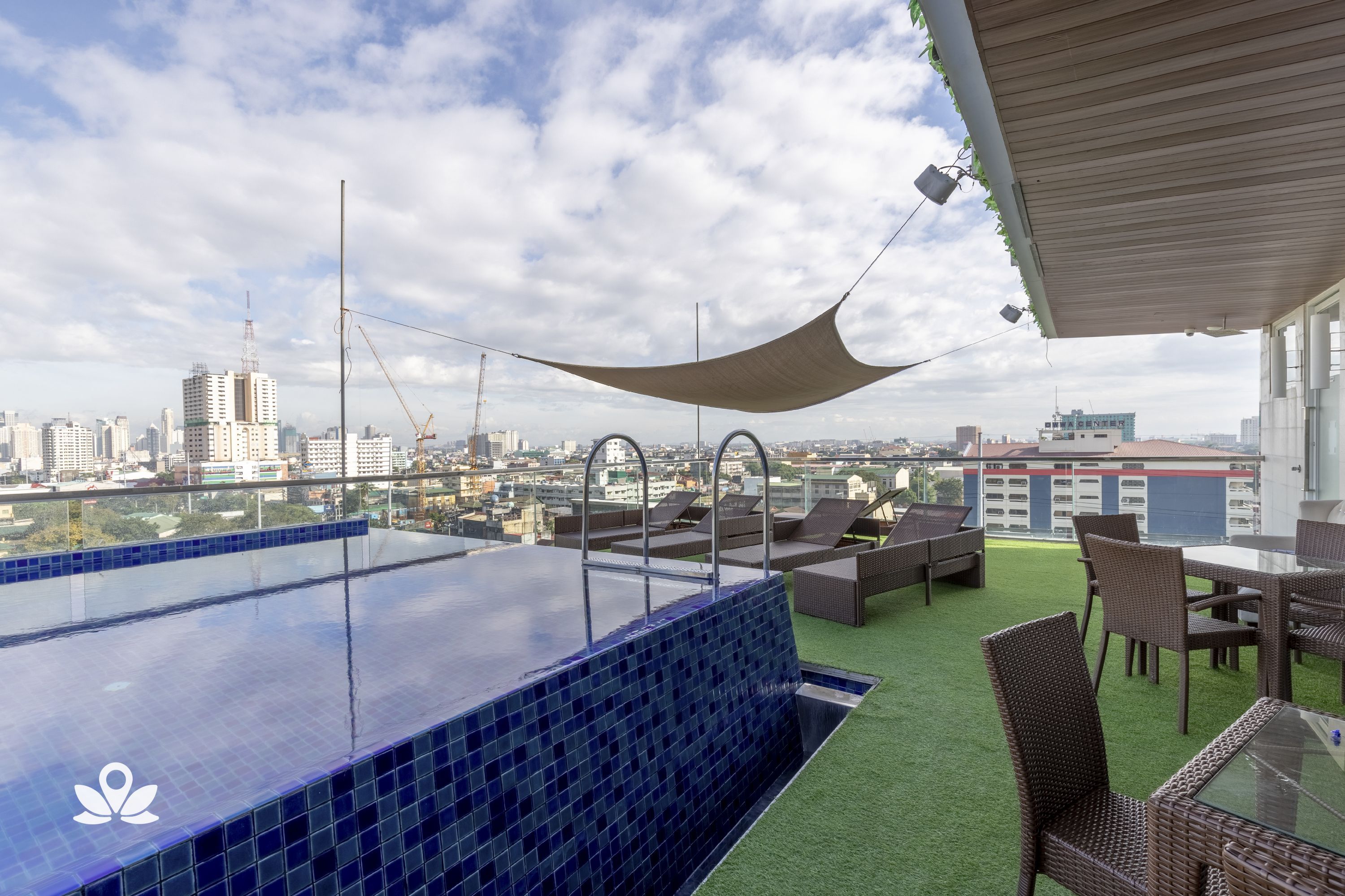 Selah Pods Pasay by ZEN Rooms