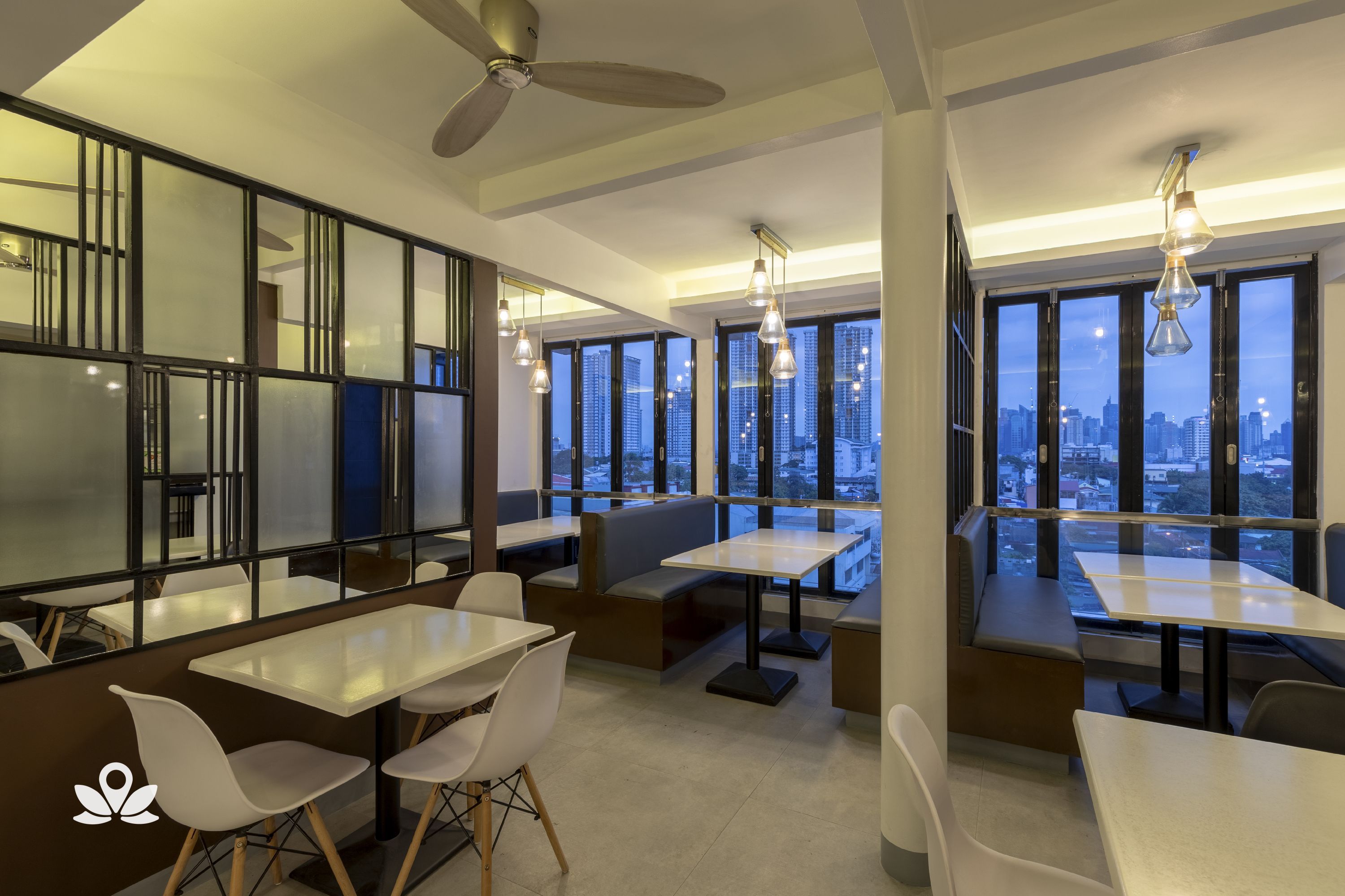 Selah Pods Pasay by ZEN Rooms