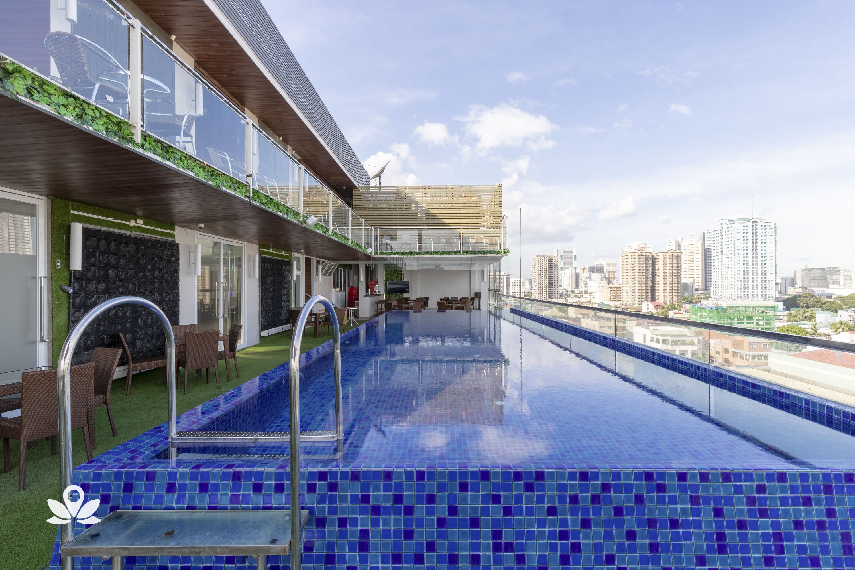 Selah Pods Pasay by ZEN Rooms
