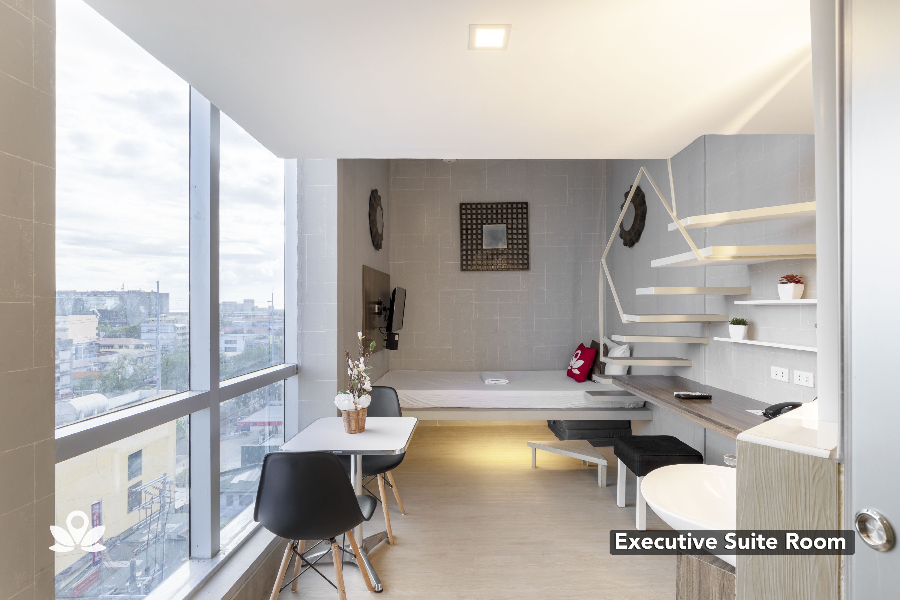 Selah Pods Pasay by ZEN Rooms