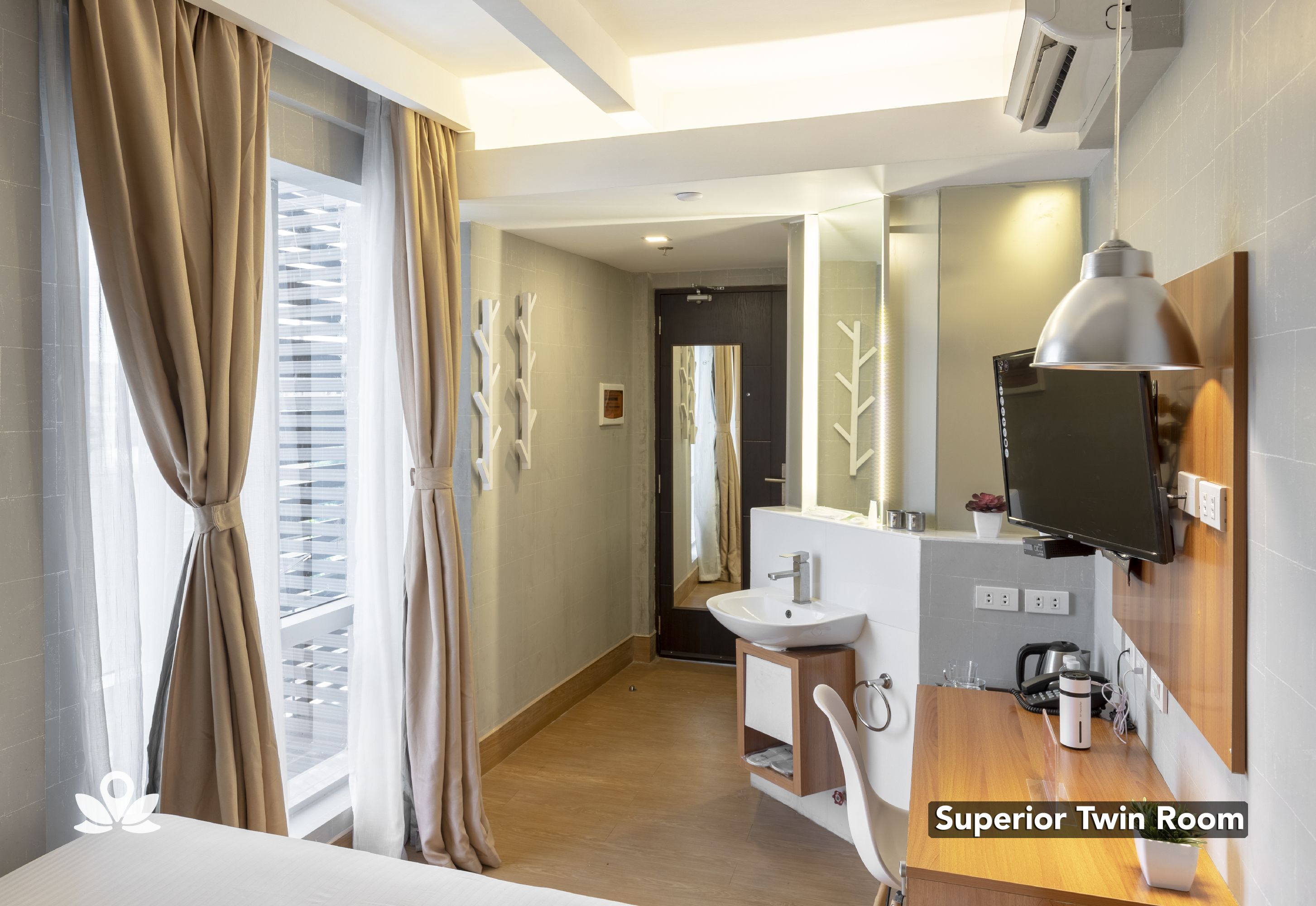 Selah Pods Pasay by ZEN Rooms