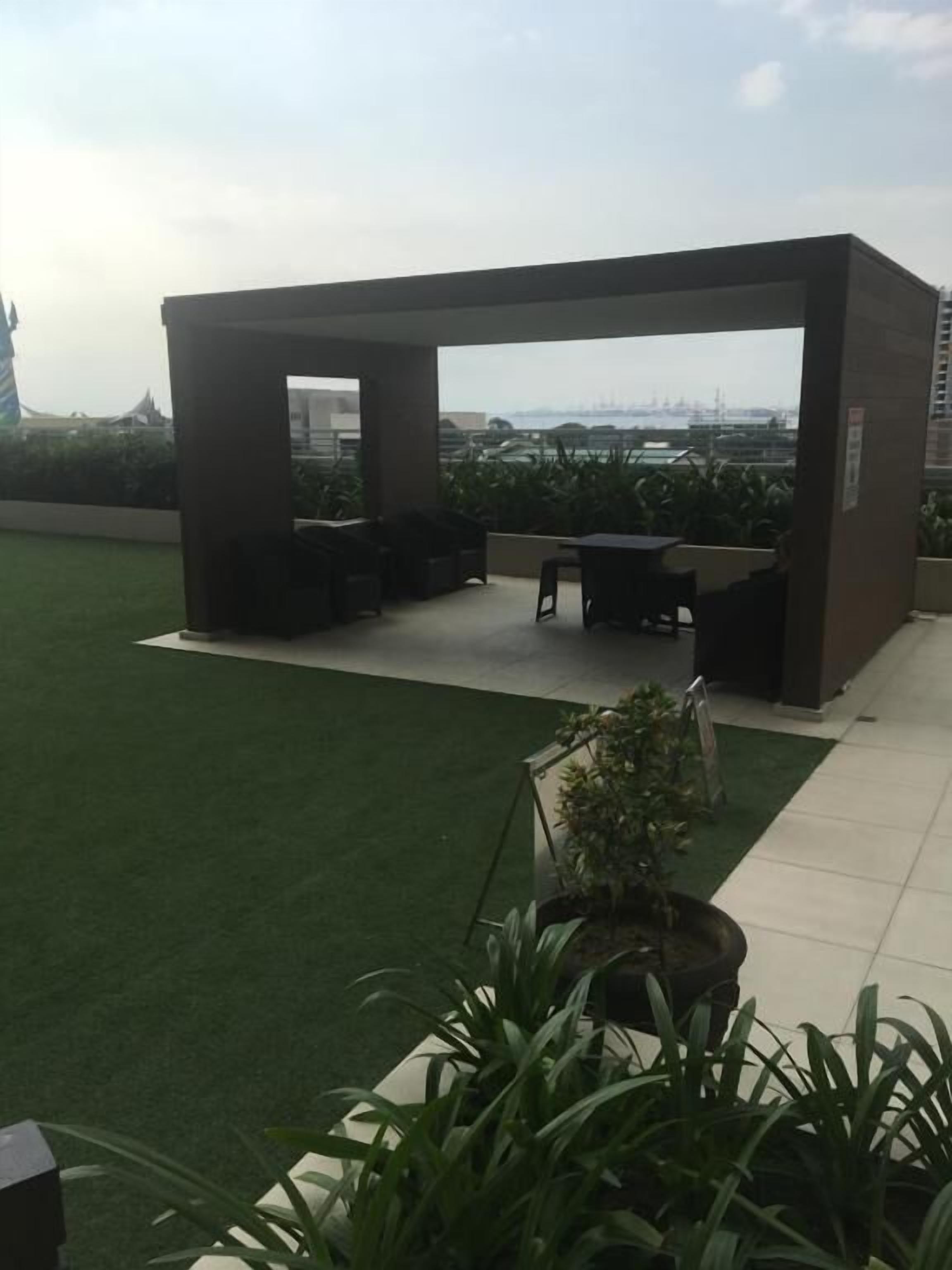 SMDC Breeze Residences By MaxStays