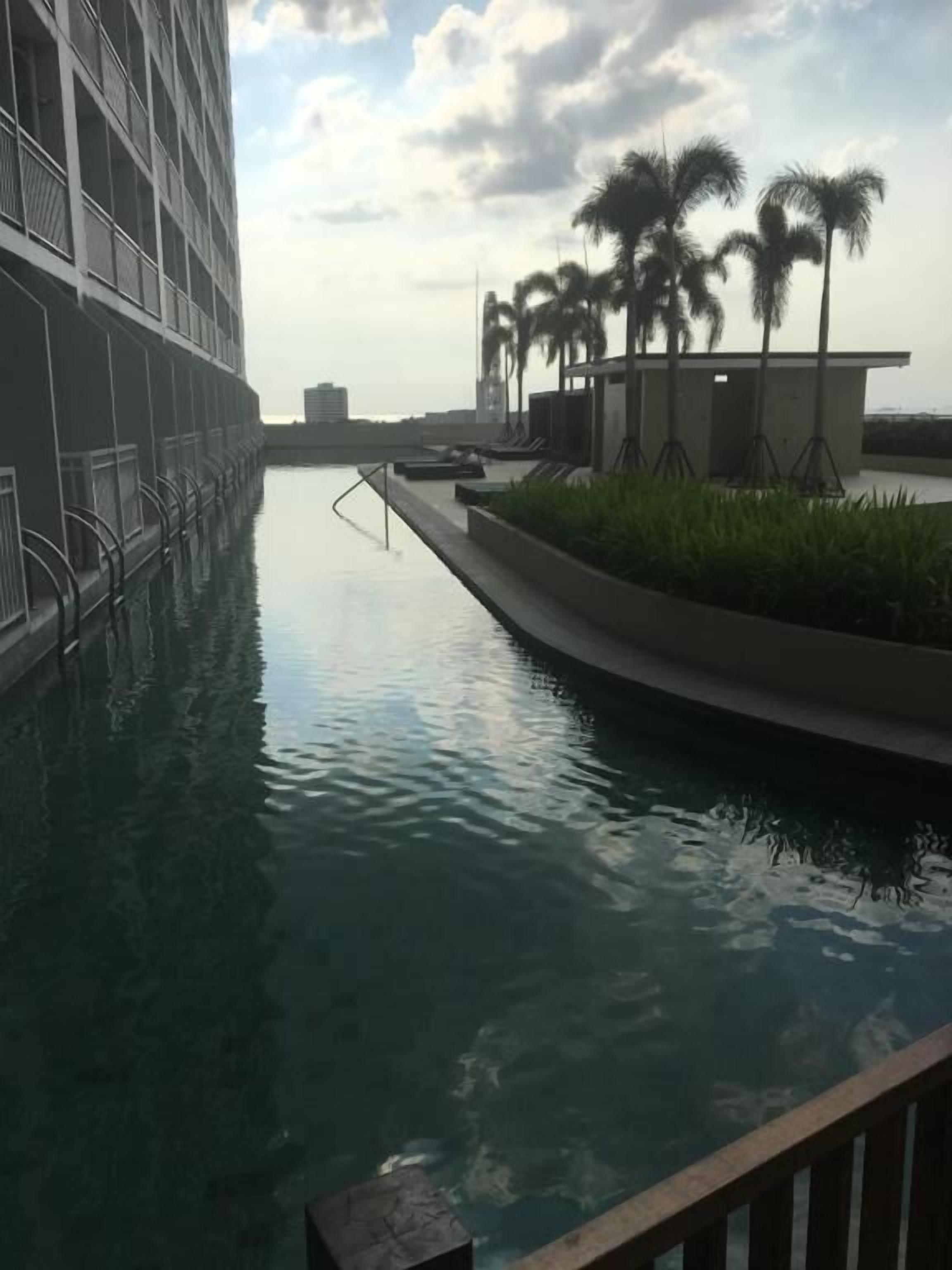 SMDC Breeze Residences By MaxStays