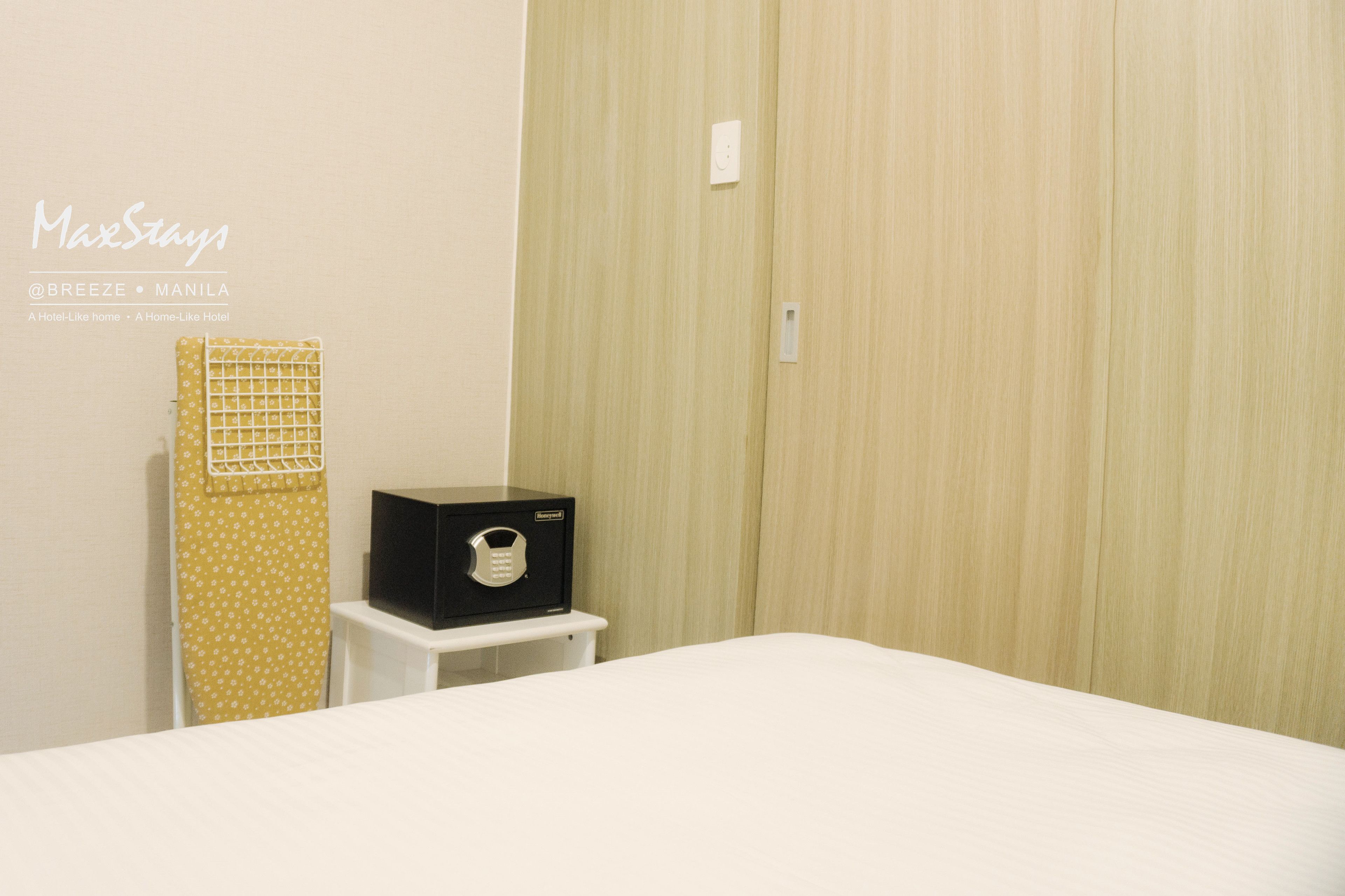 SMDC Breeze Residences By MaxStays