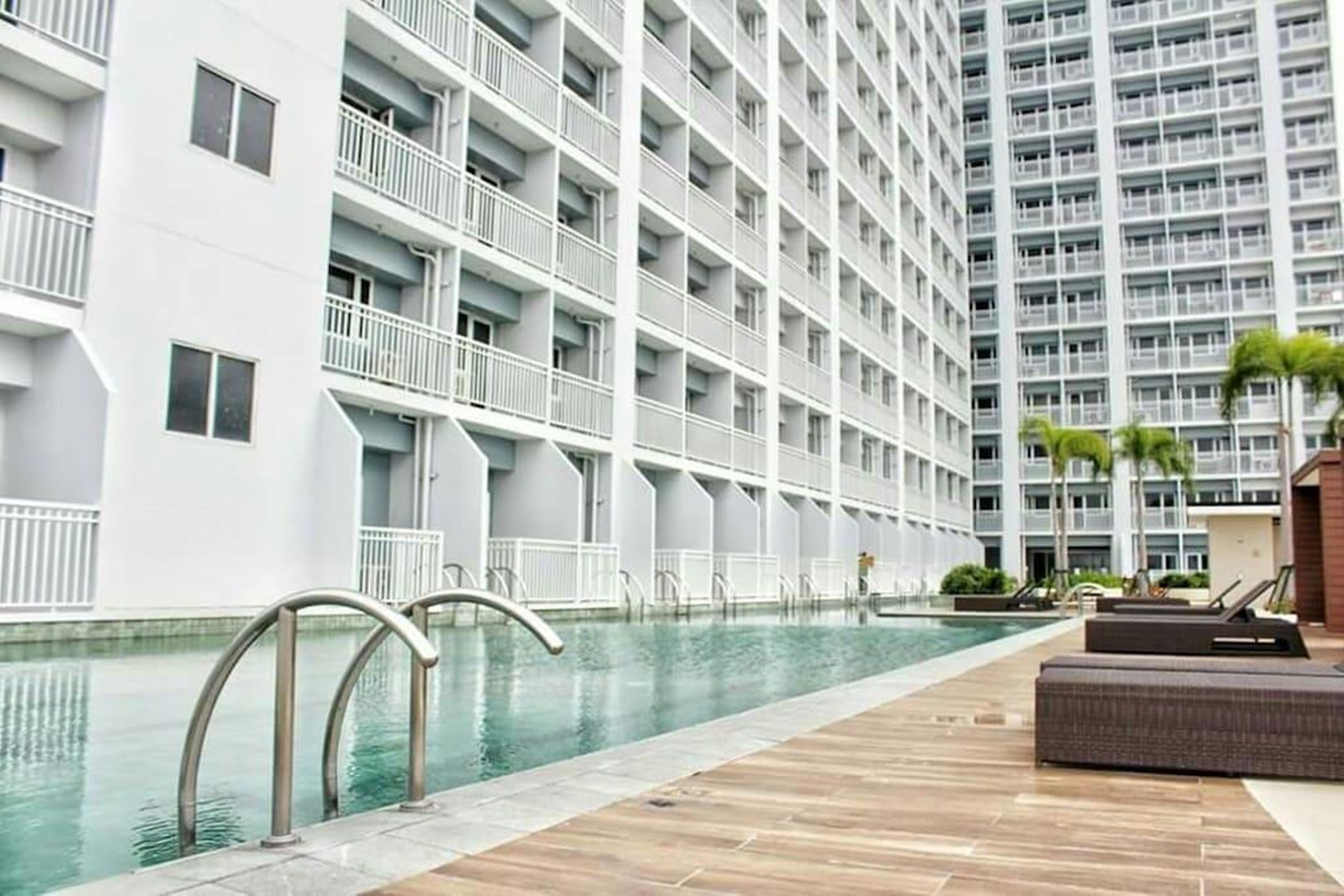 SMDC Breeze Residences By MaxStays