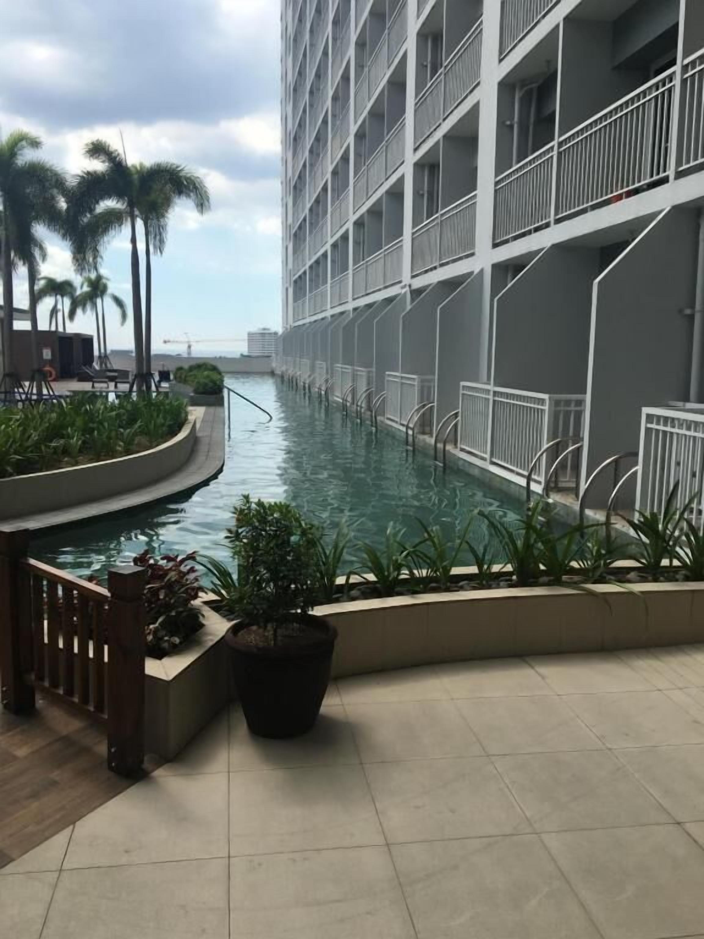 SMDC Breeze Residences By MaxStays