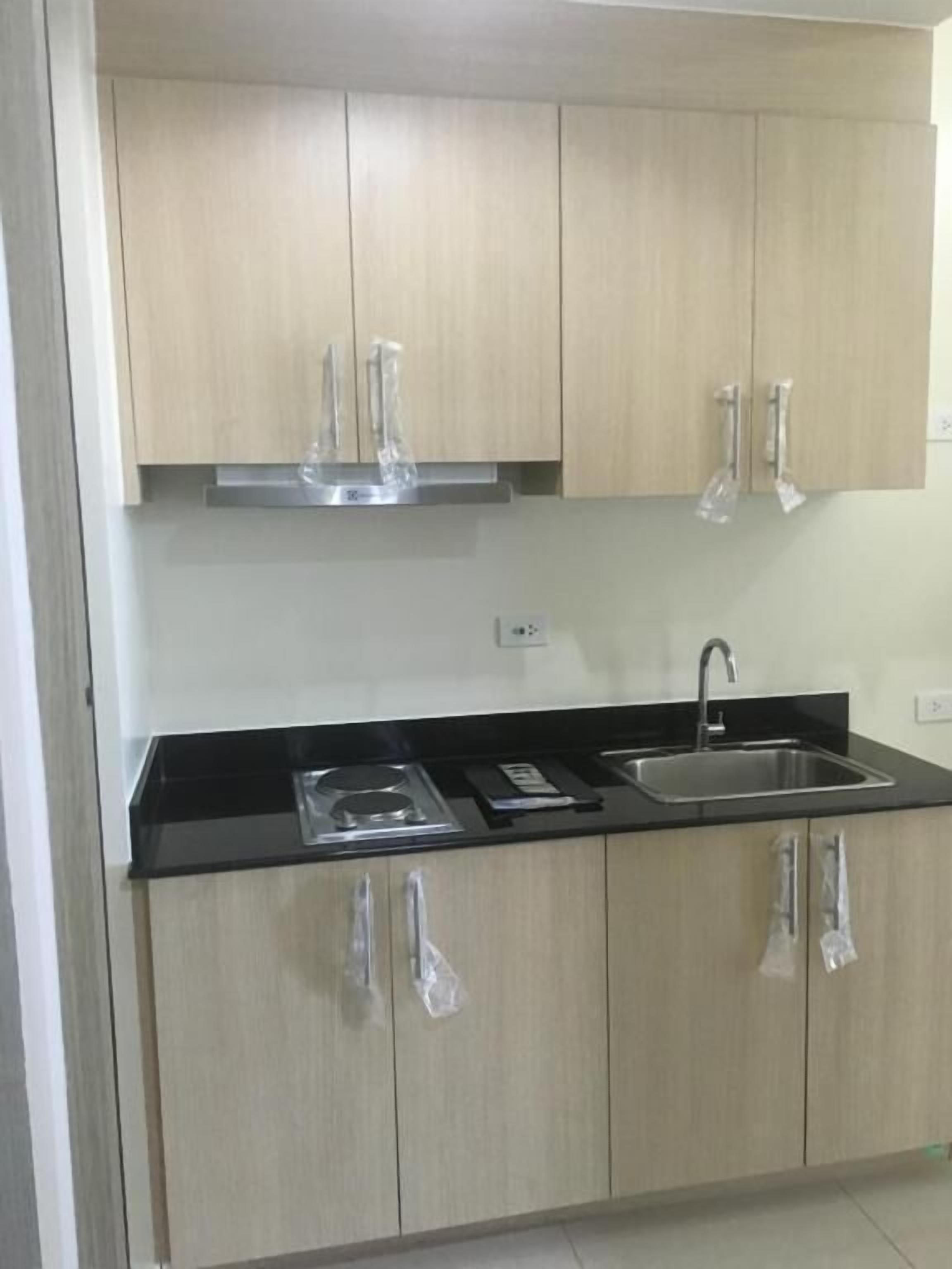 SMDC Breeze Residences By MaxStays