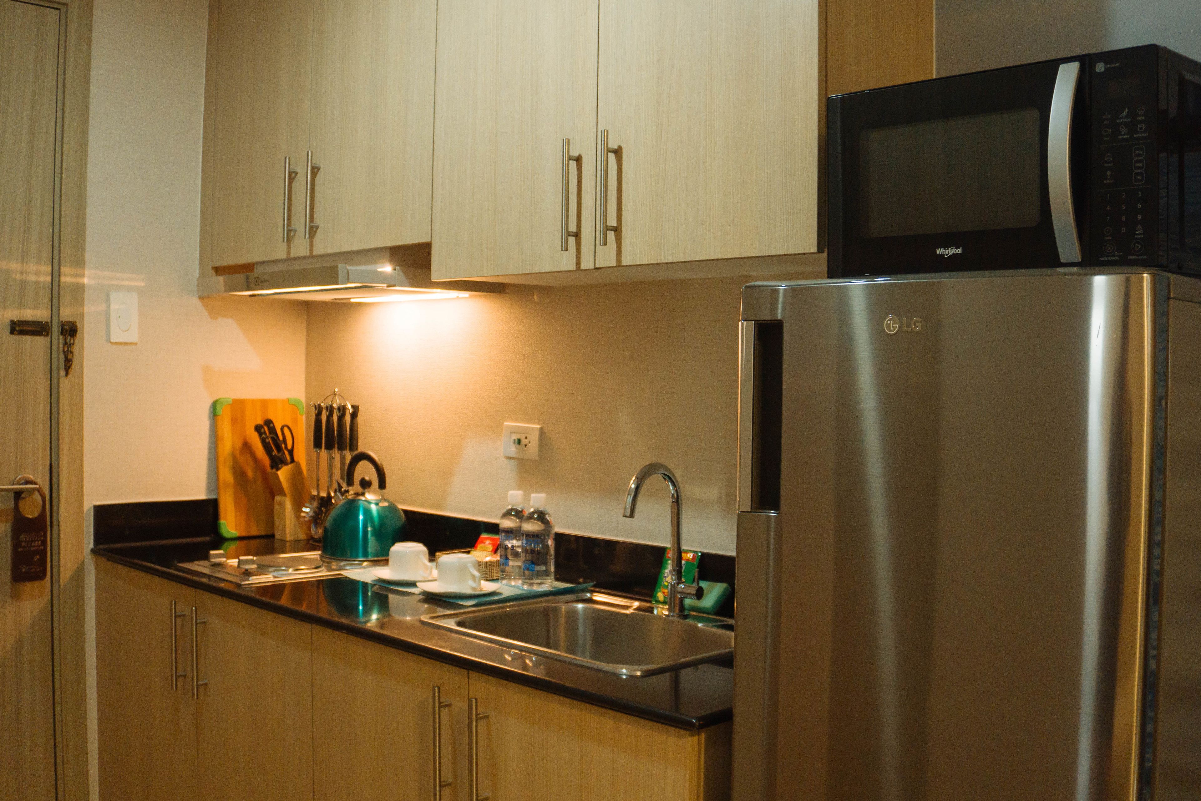SMDC Breeze Residences By MaxStays