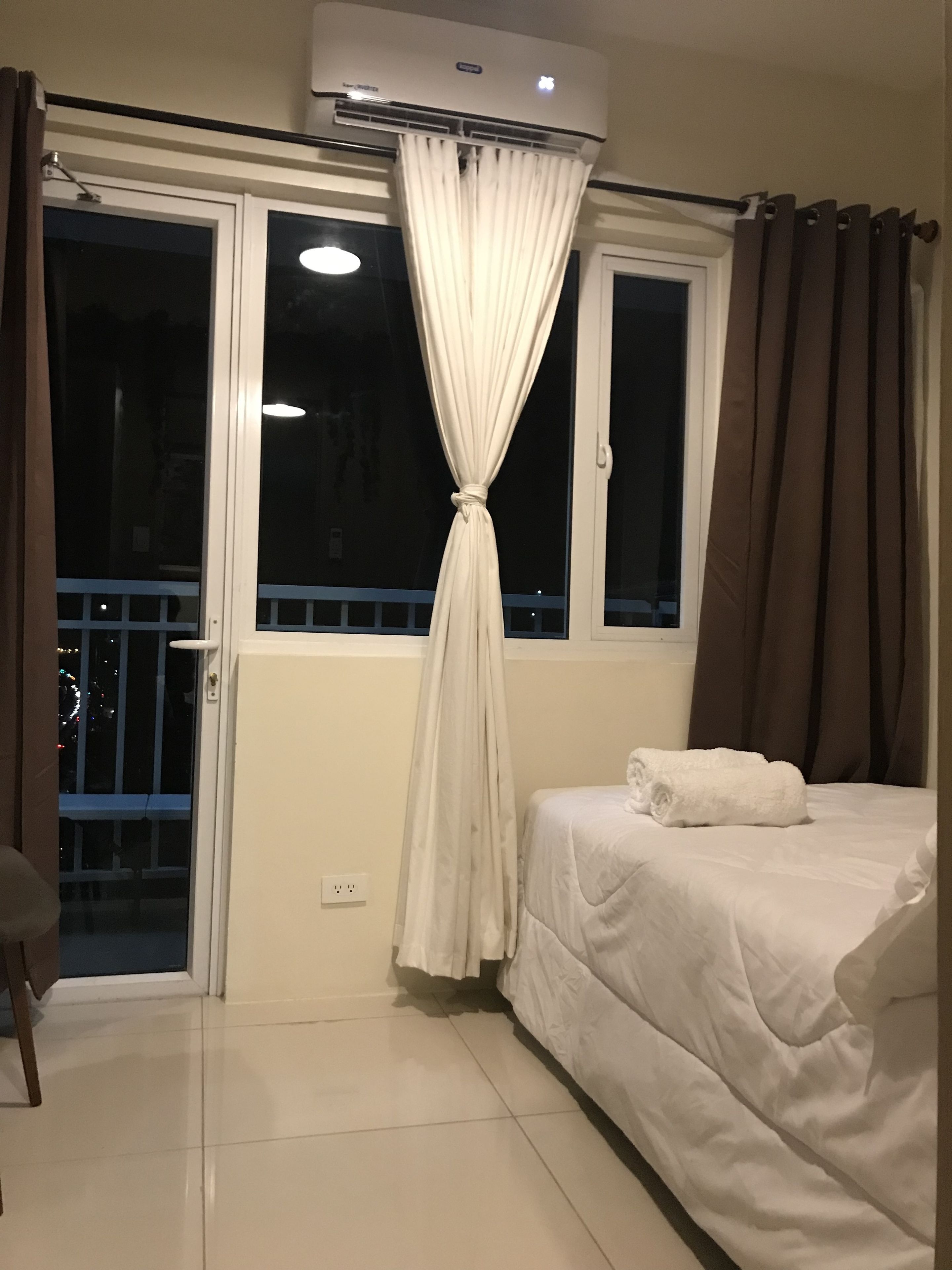 SMDC Breeze Residences By RBB Suites