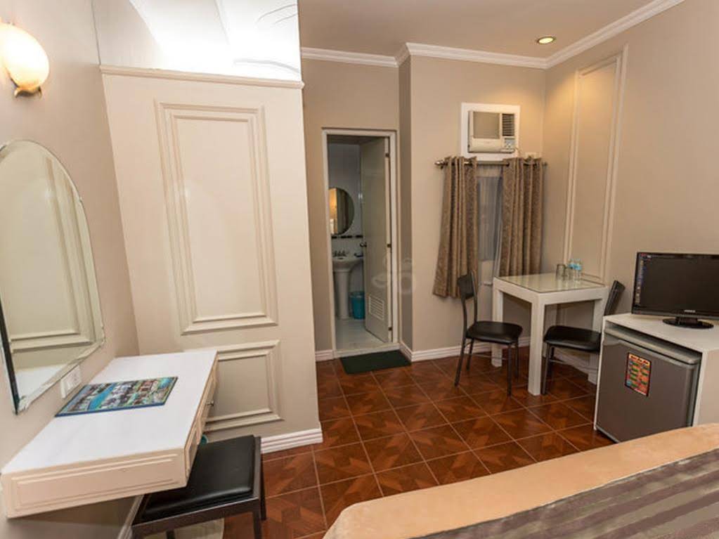 Urban Travellers Hotel