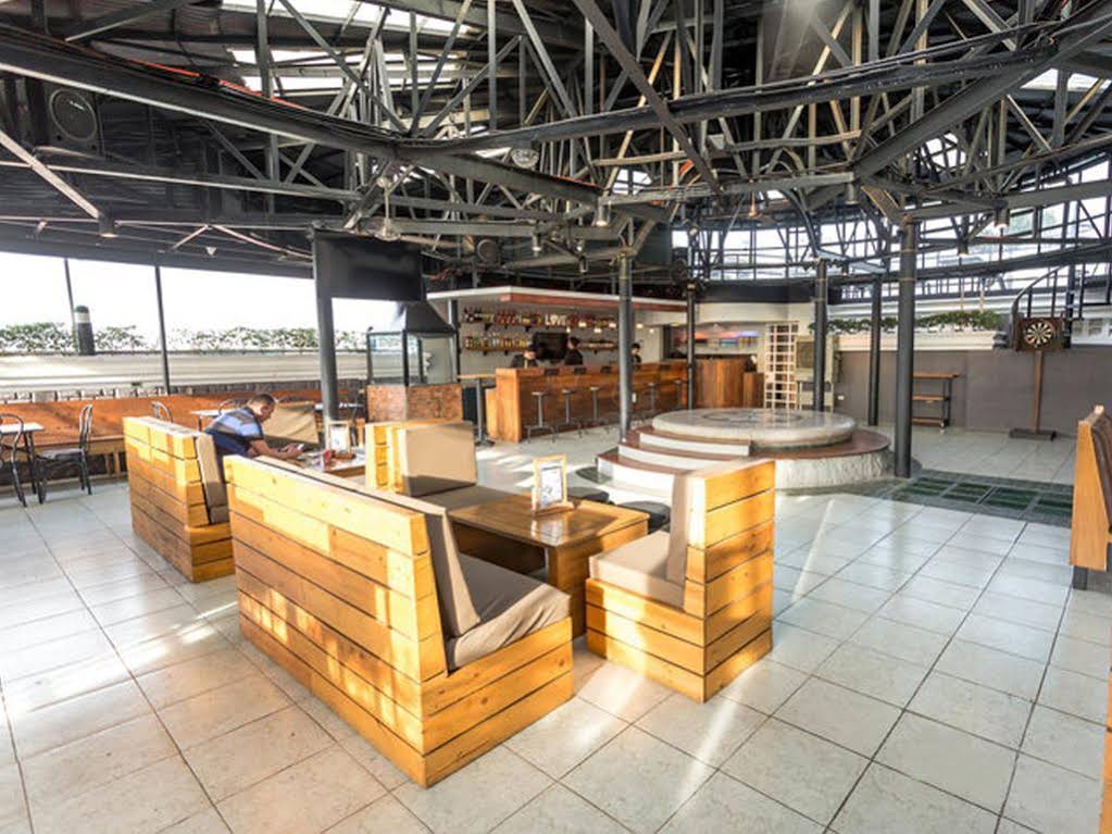 Urban Travellers Hotel