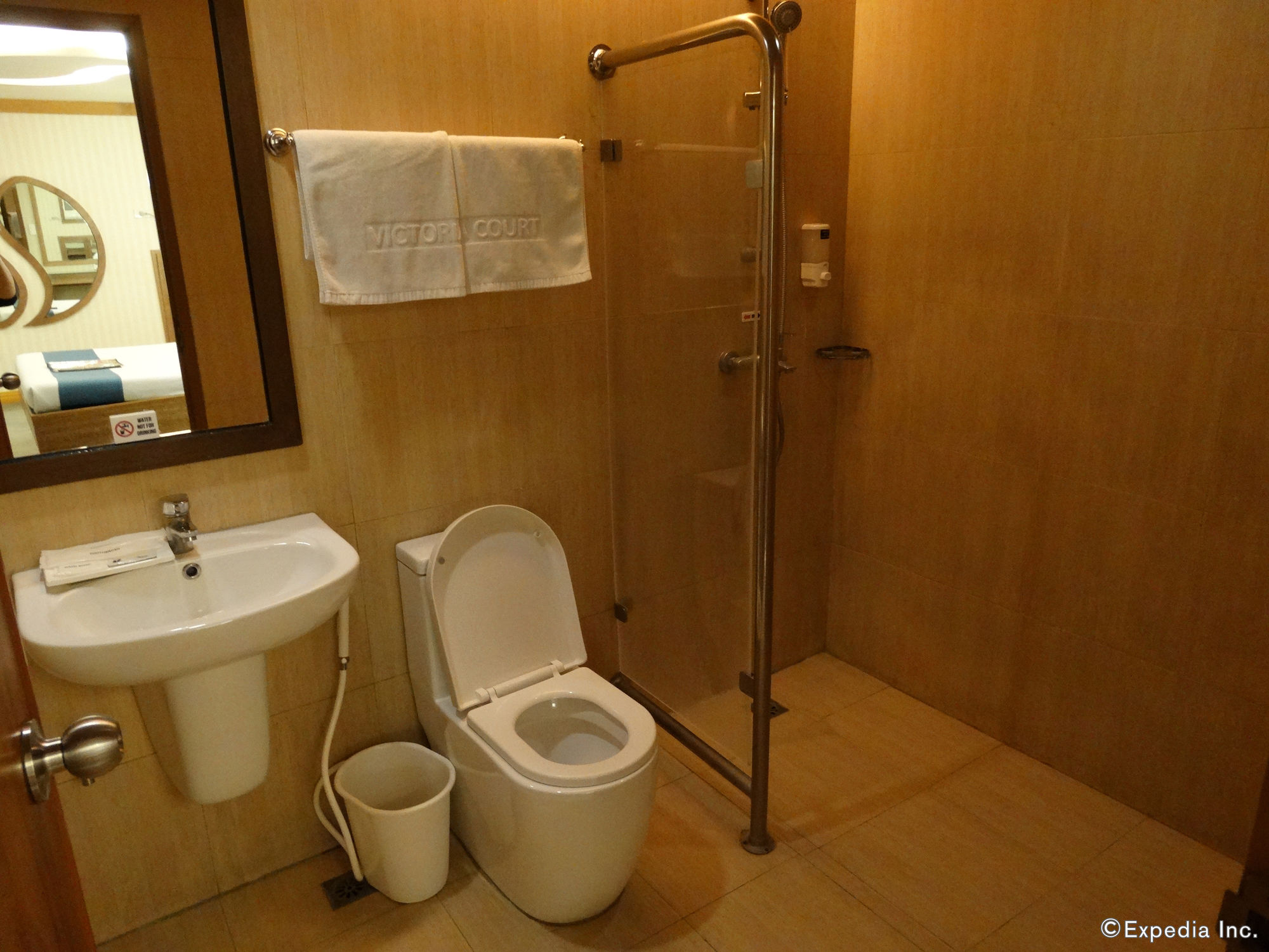 Victoria Court Cuneta Motorist Lodge