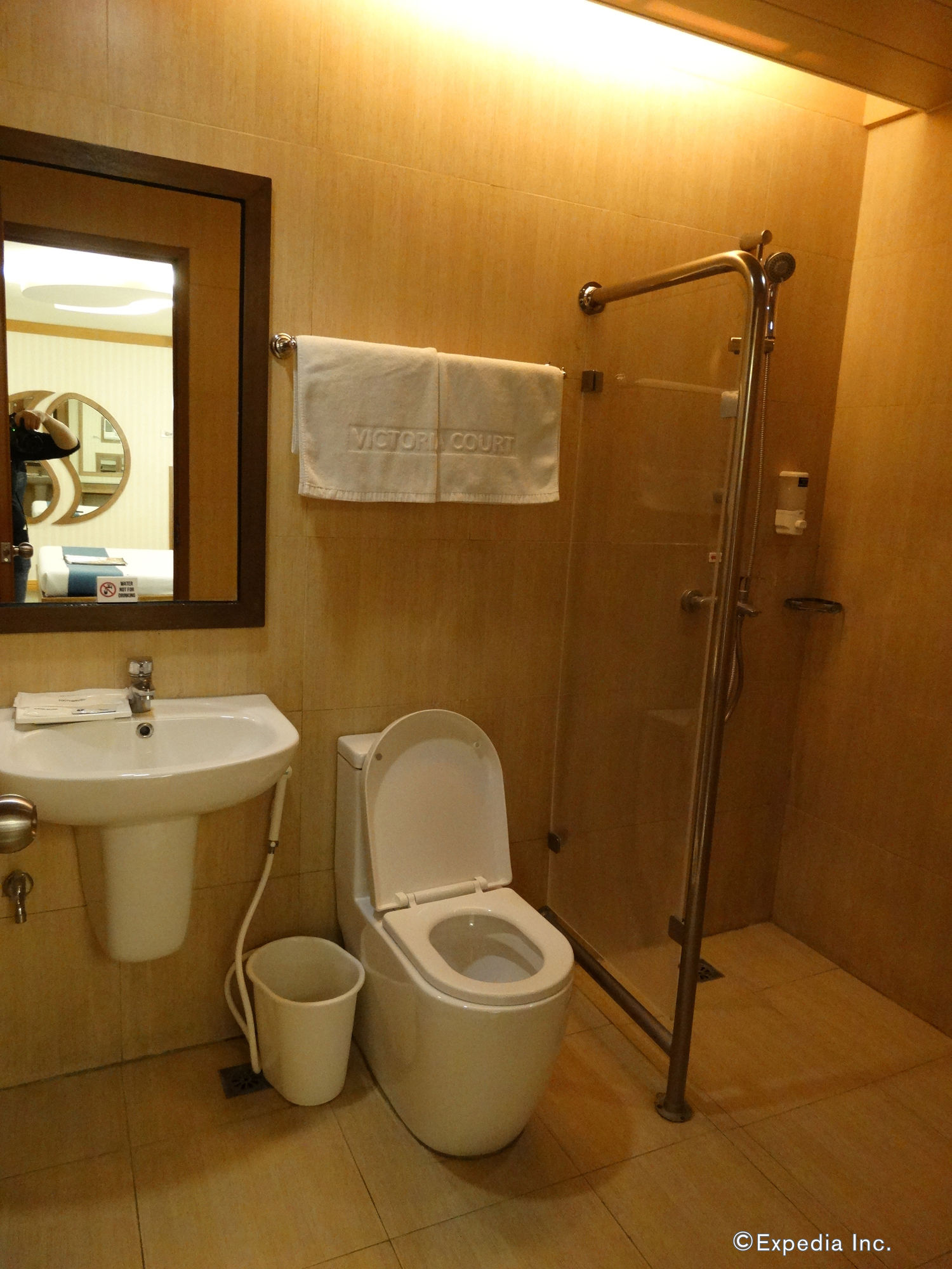 Victoria Court Cuneta Motorist Lodge