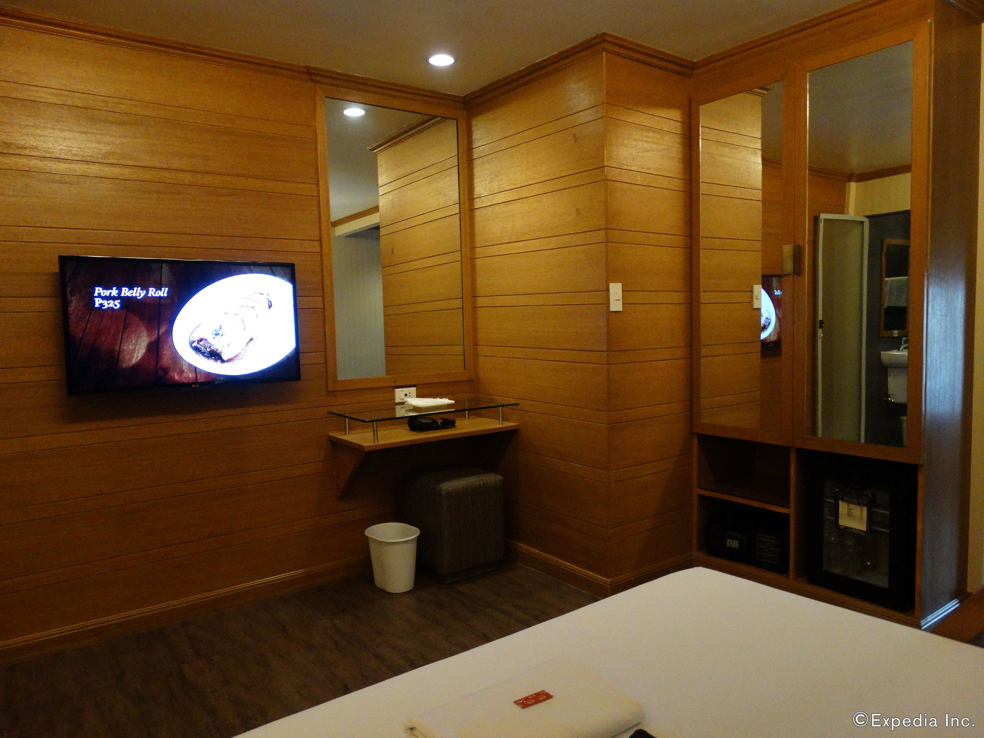 Victoria Court Cuneta Motorist Lodge