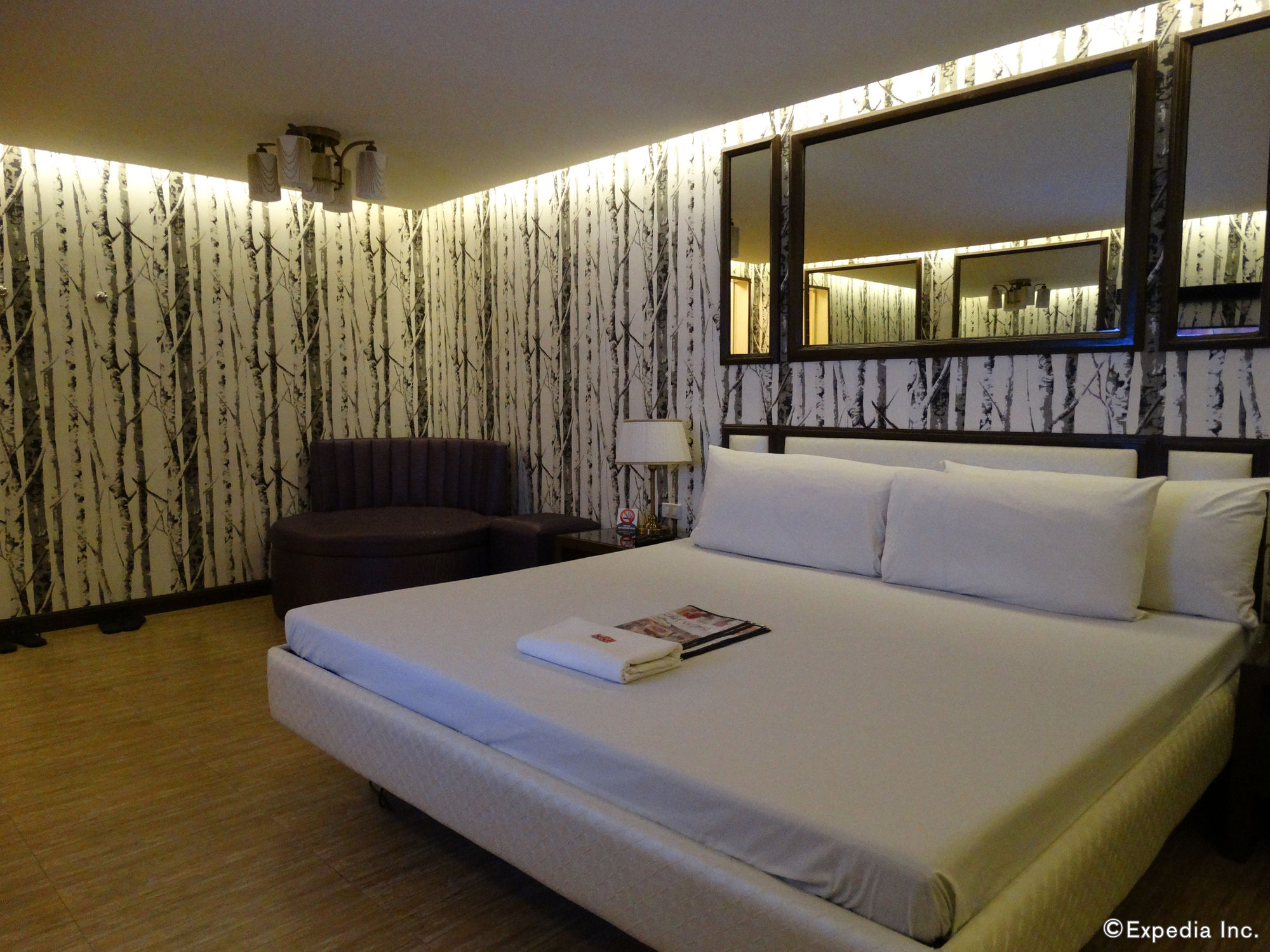 Victoria Court Cuneta Motorist Lodge